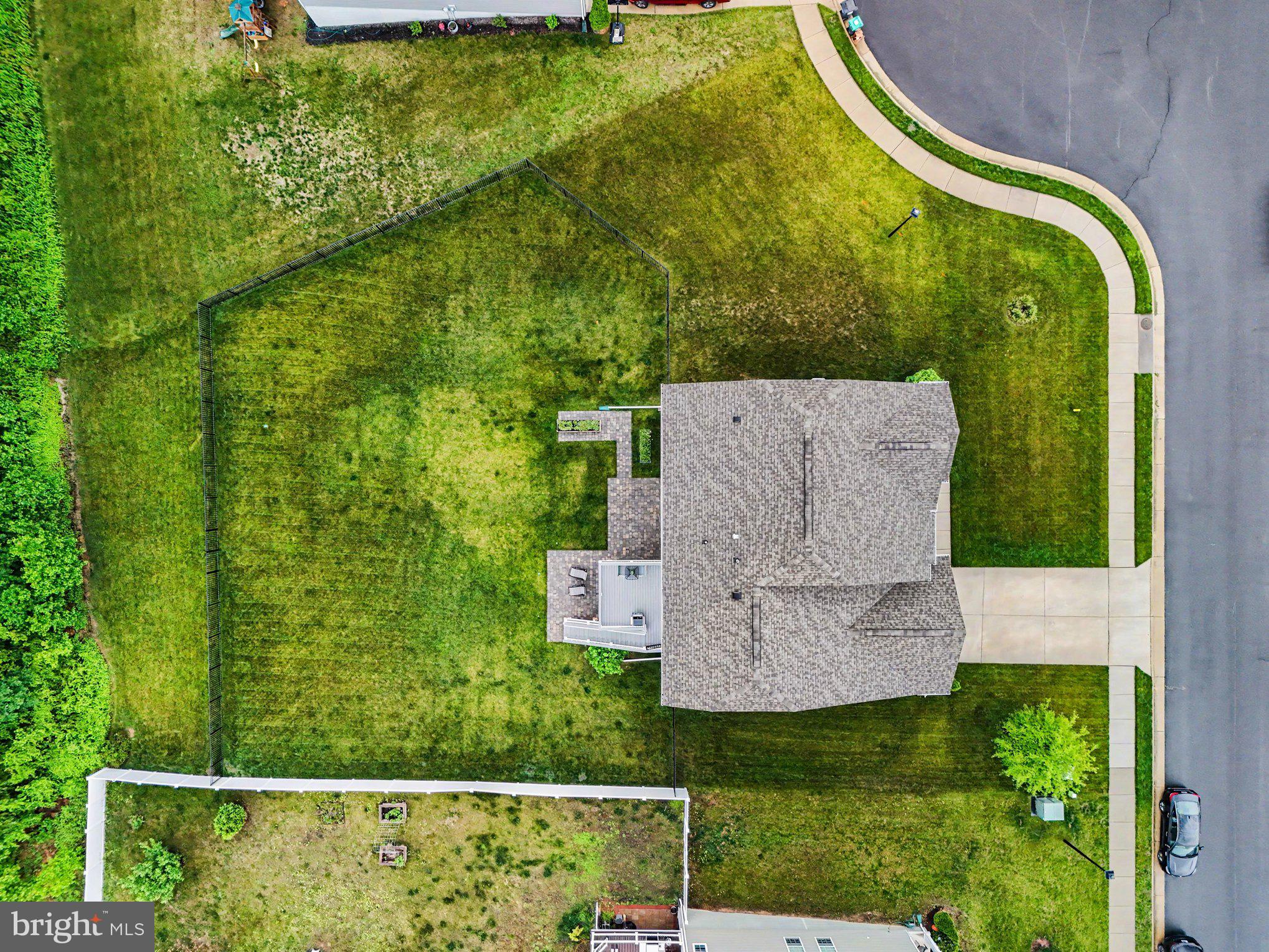 SHELTON WOODS - Residential