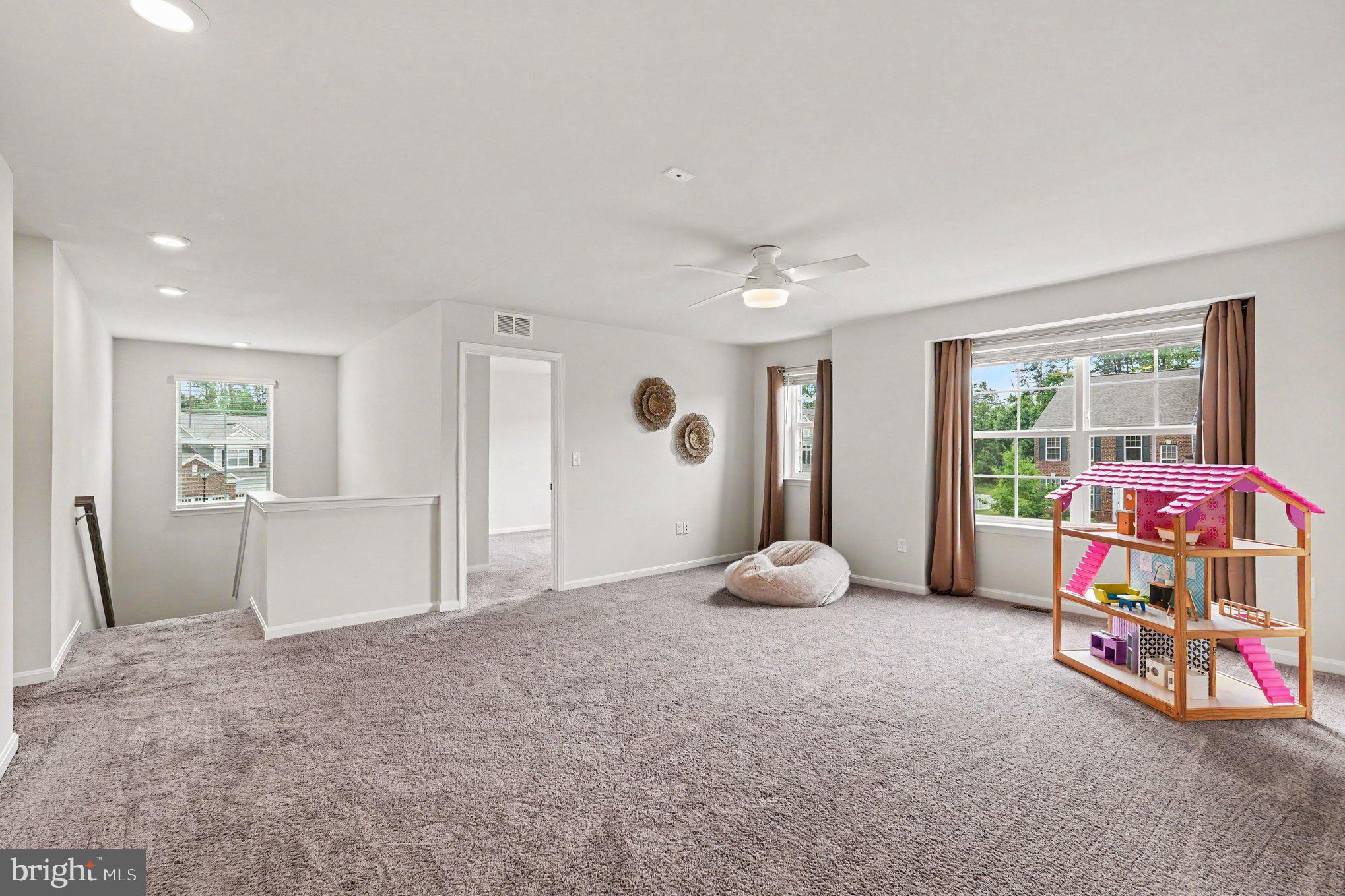 SHELTON WOODS - Residential