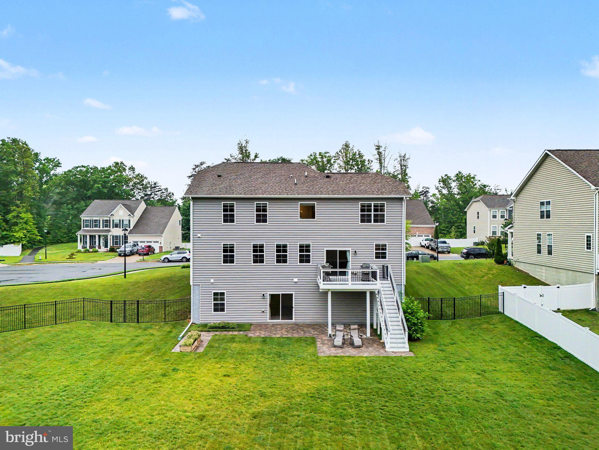 SHELTON WOODS - Residential