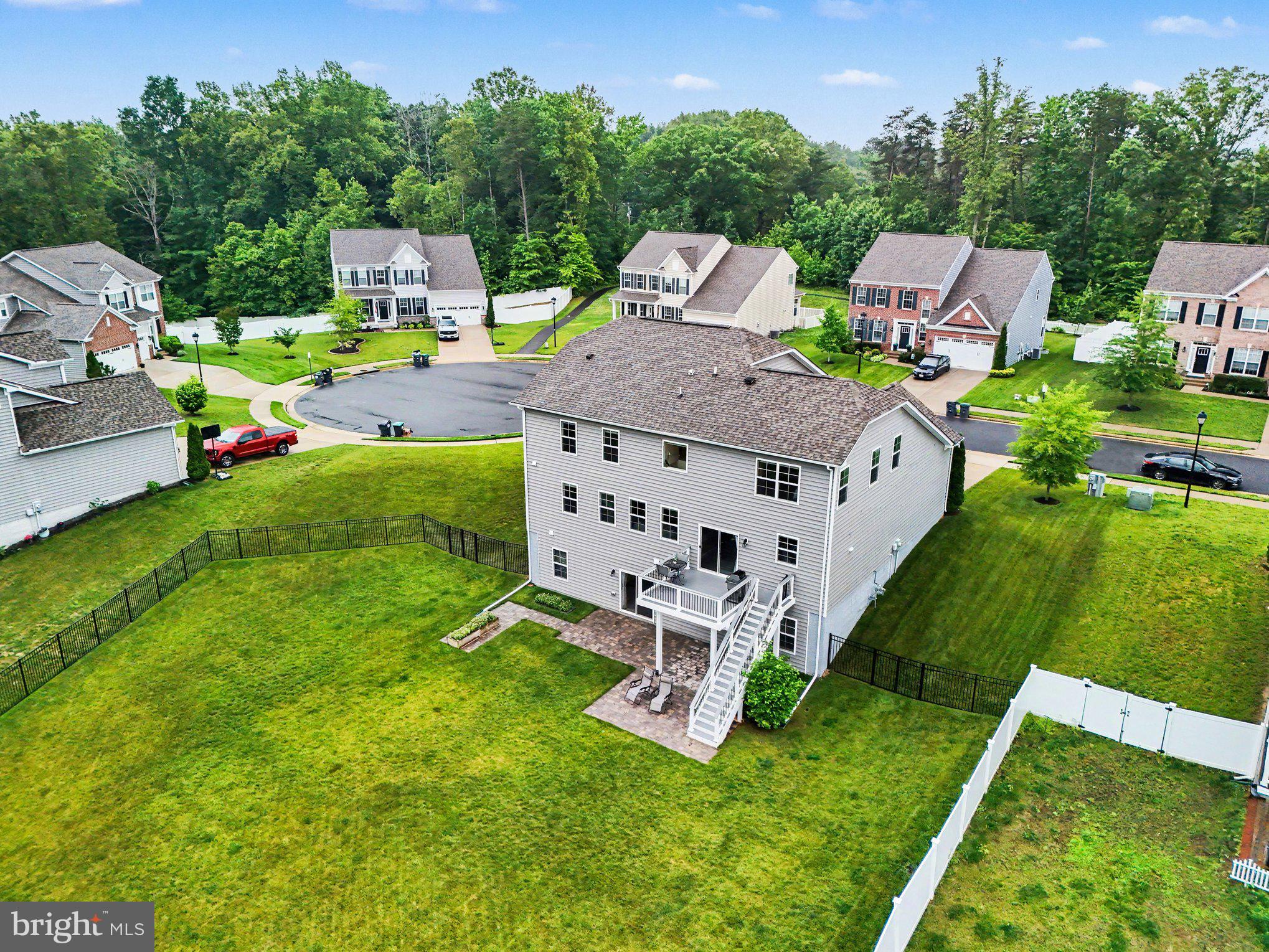 SHELTON WOODS - Residential