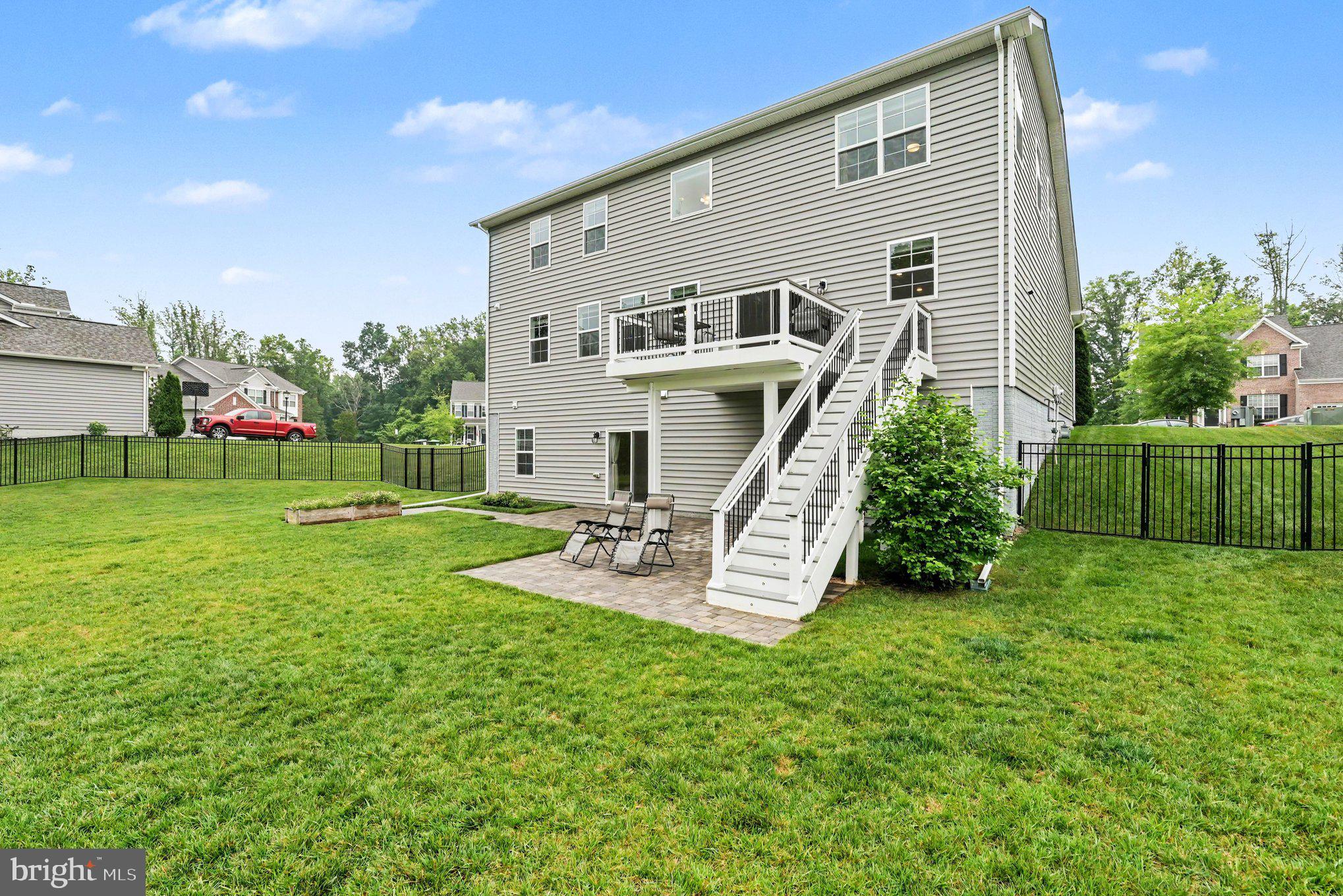 SHELTON WOODS - Residential