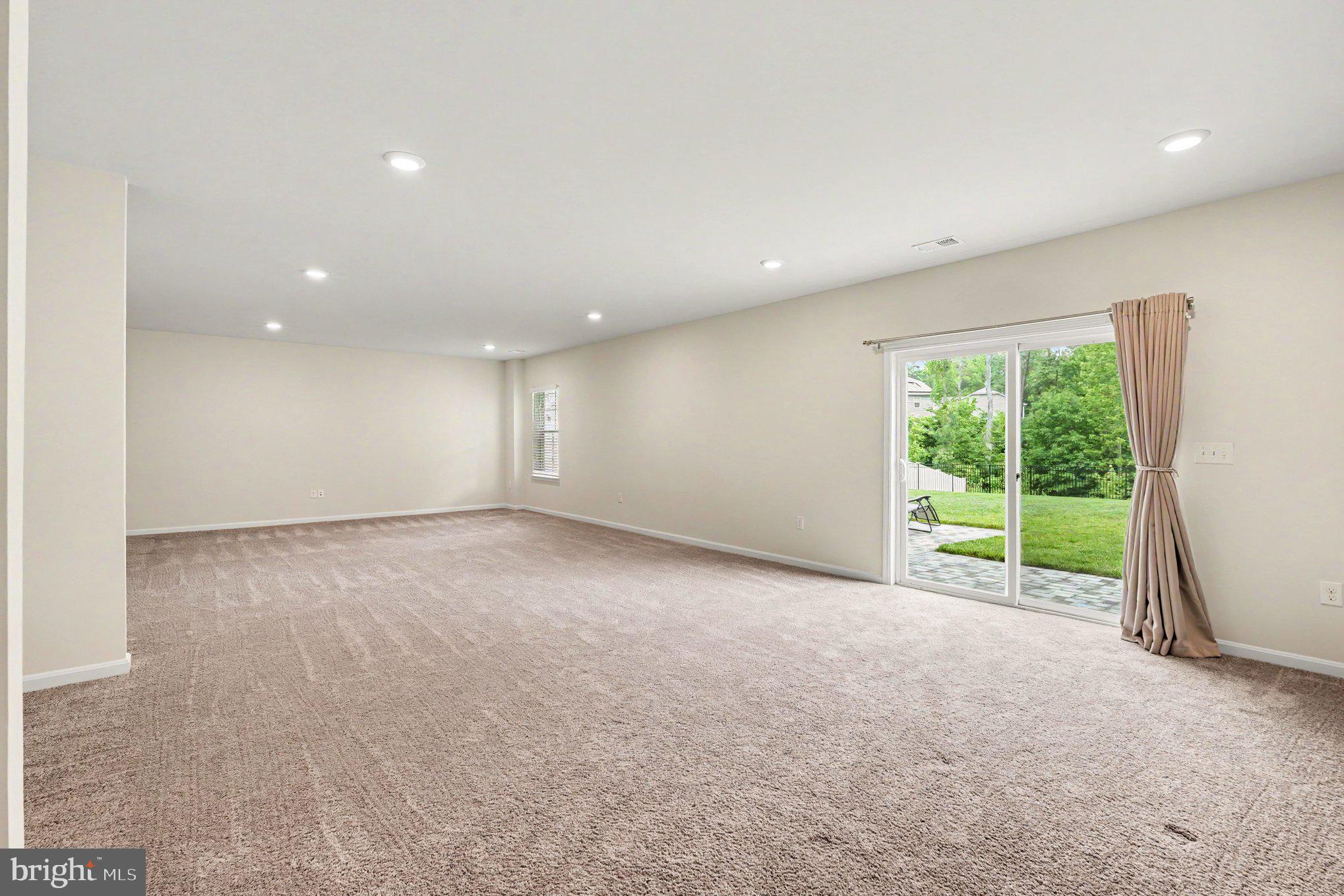 SHELTON WOODS - Residential