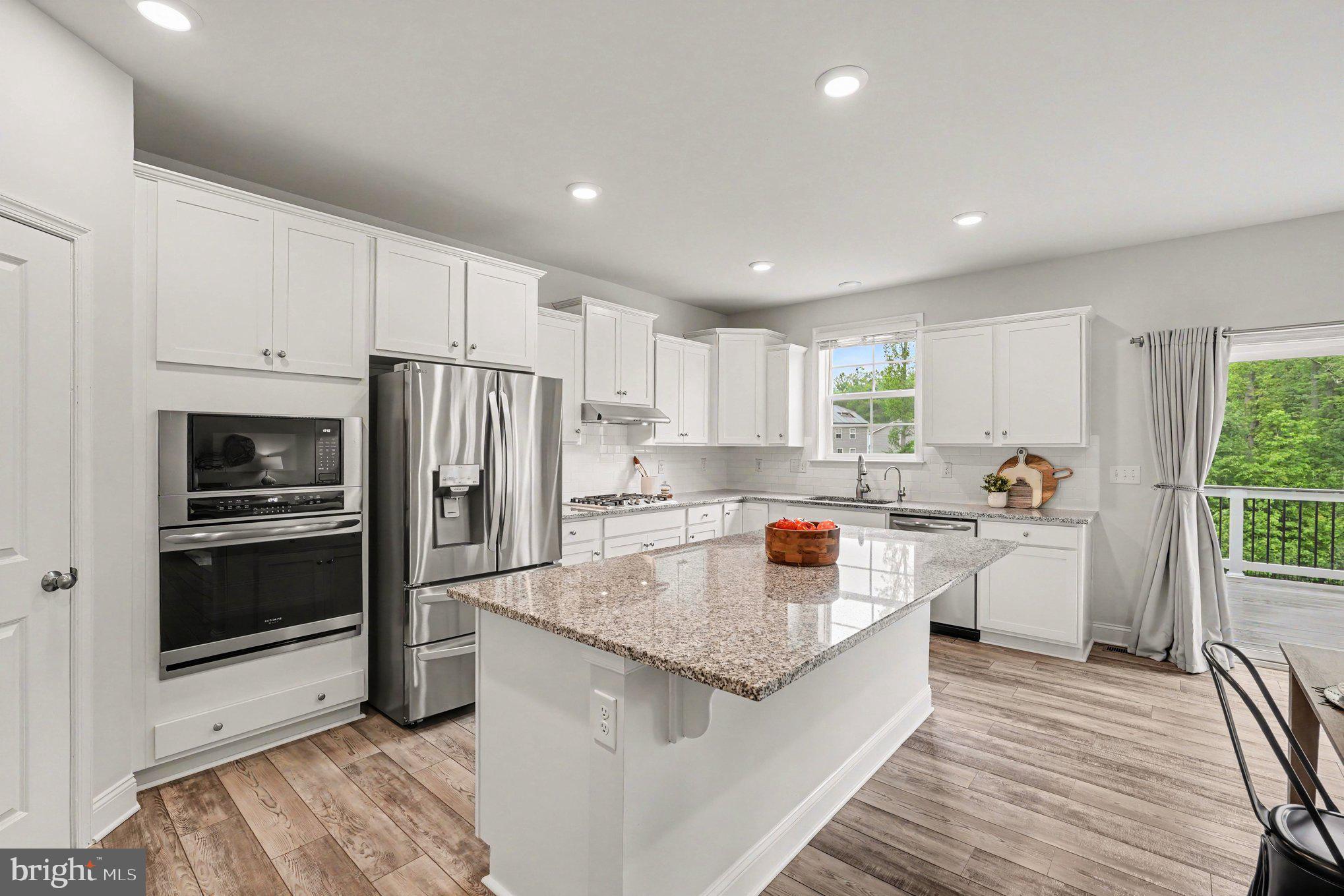 SHELTON WOODS - Residential