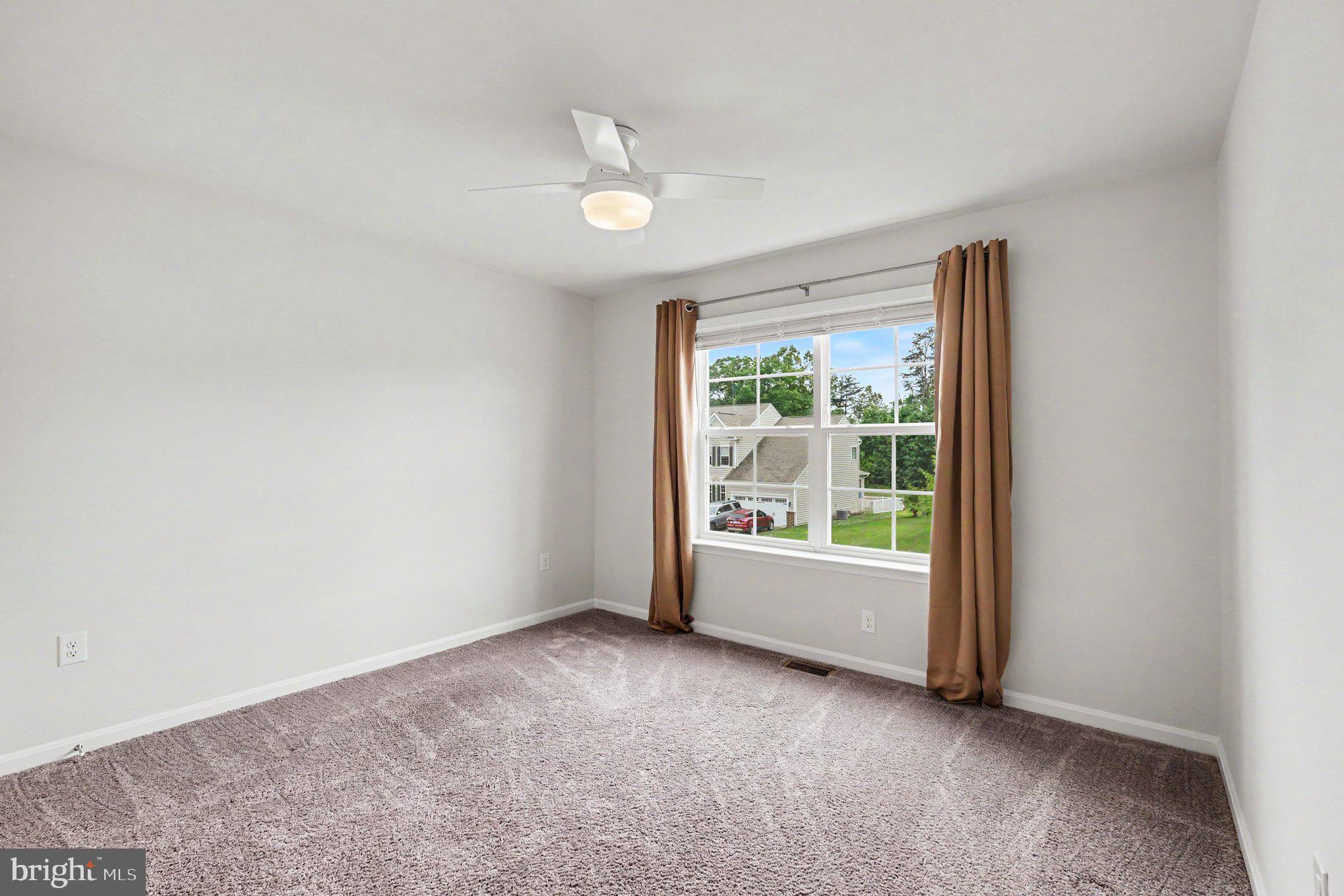 SHELTON WOODS - Residential