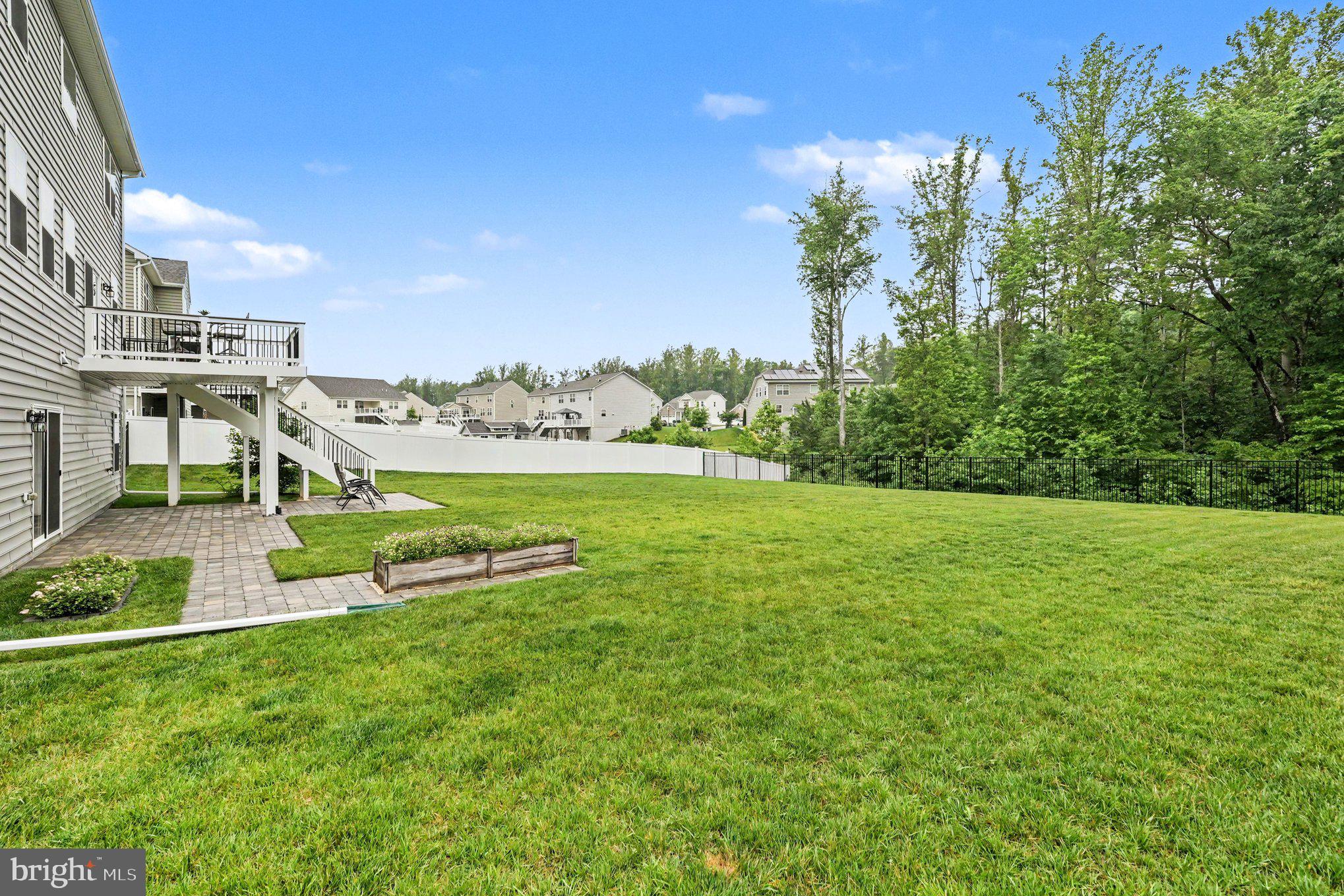 SHELTON WOODS - Residential