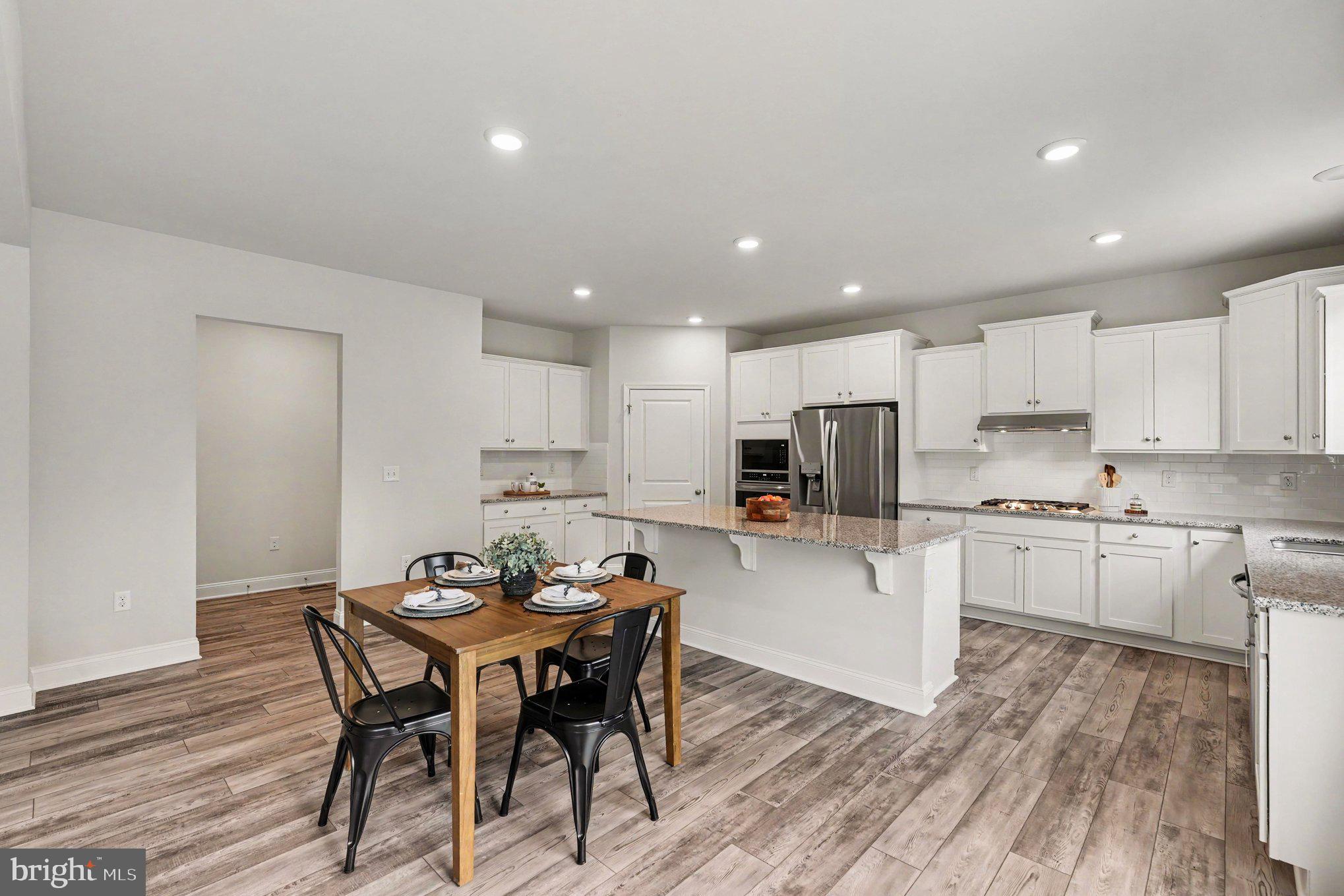SHELTON WOODS - Residential