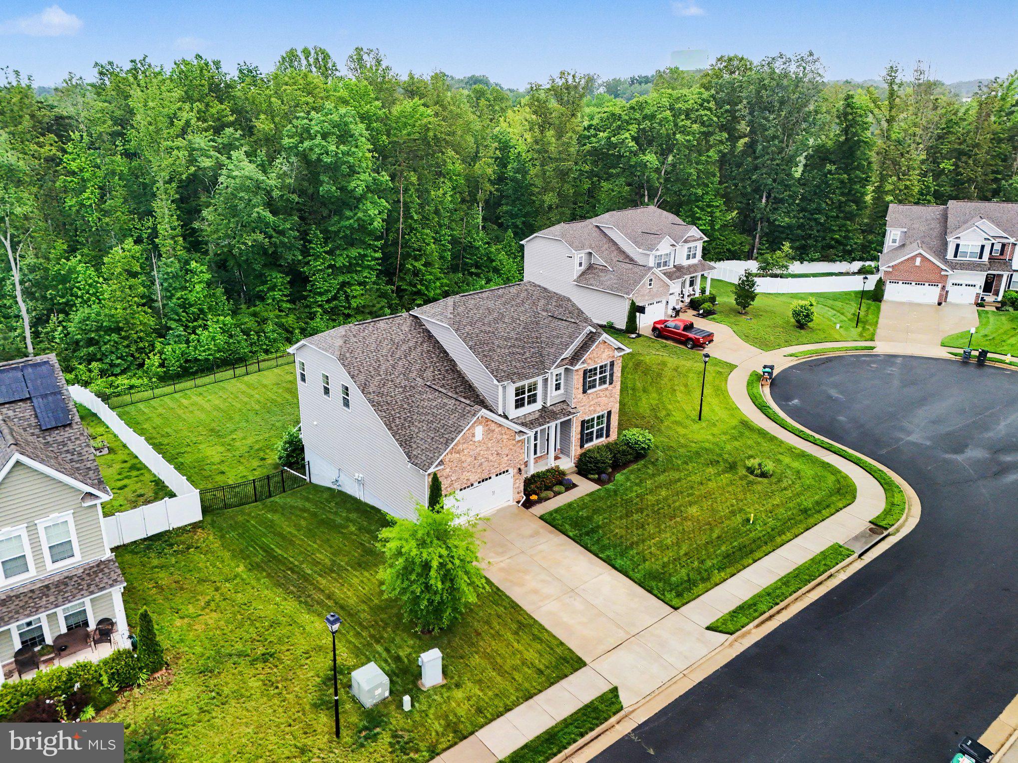 SHELTON WOODS - Residential