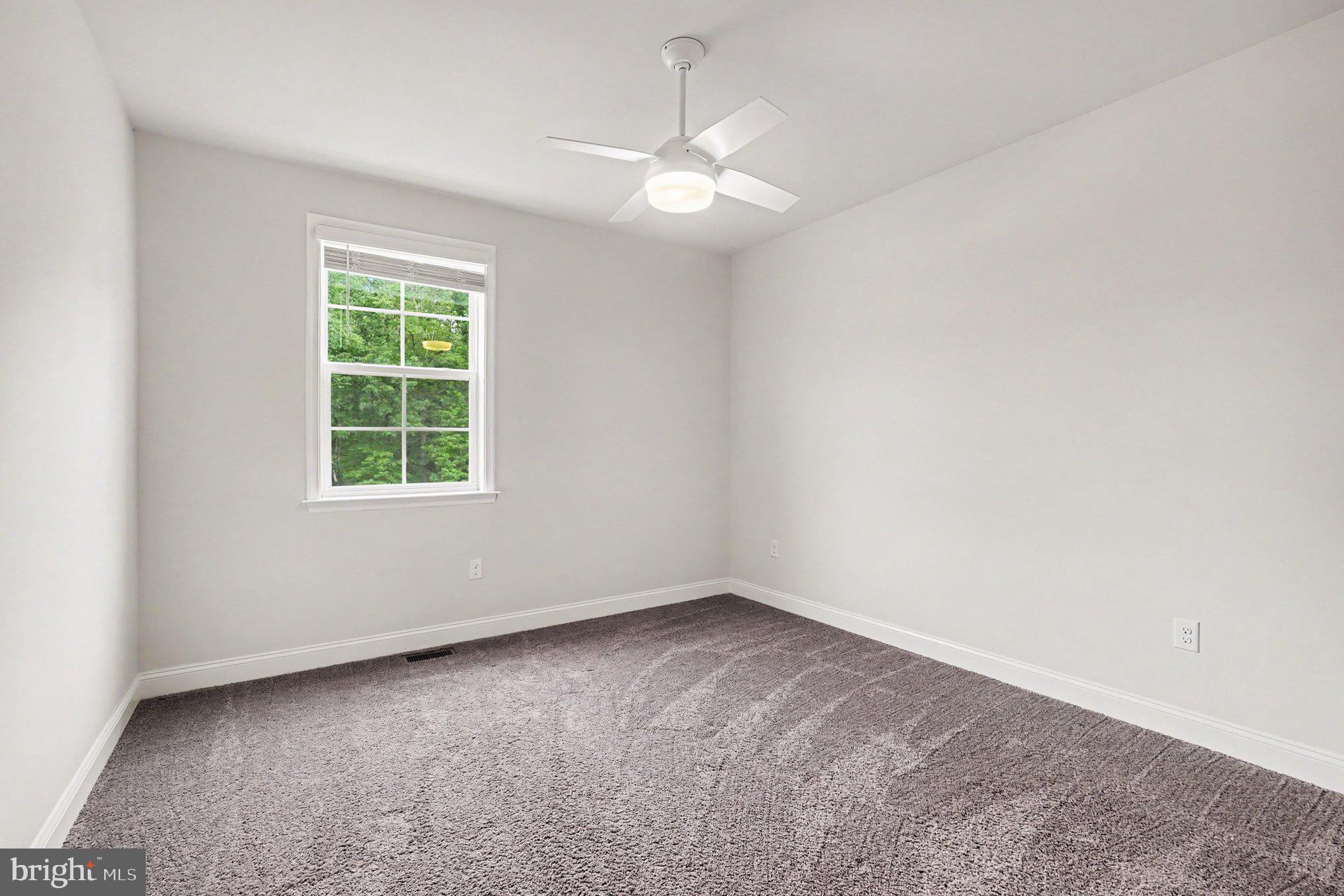 SHELTON WOODS - Residential