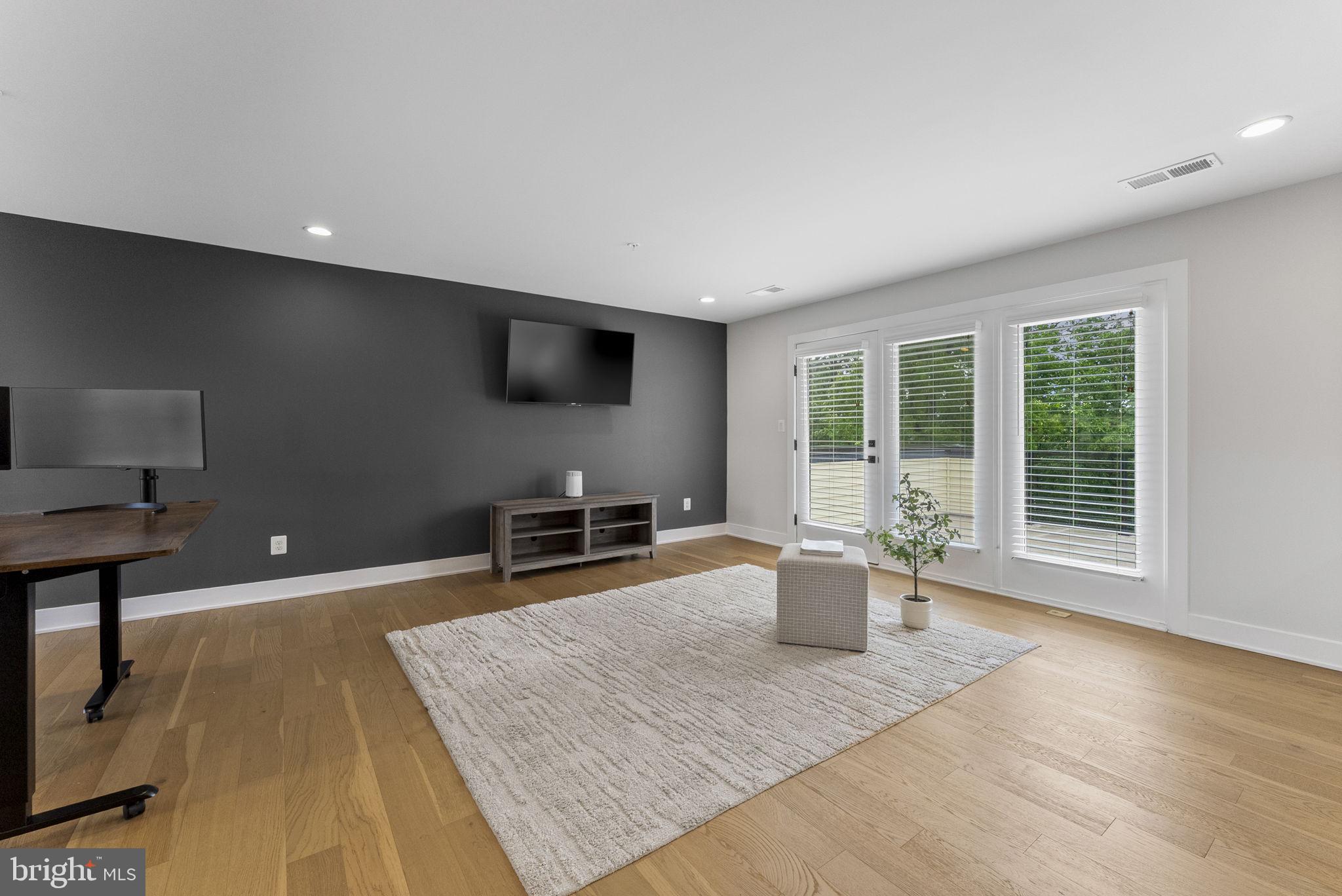 BRAMBLETON - Residential