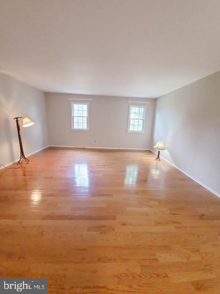 LEXTON WOODS - Residential
