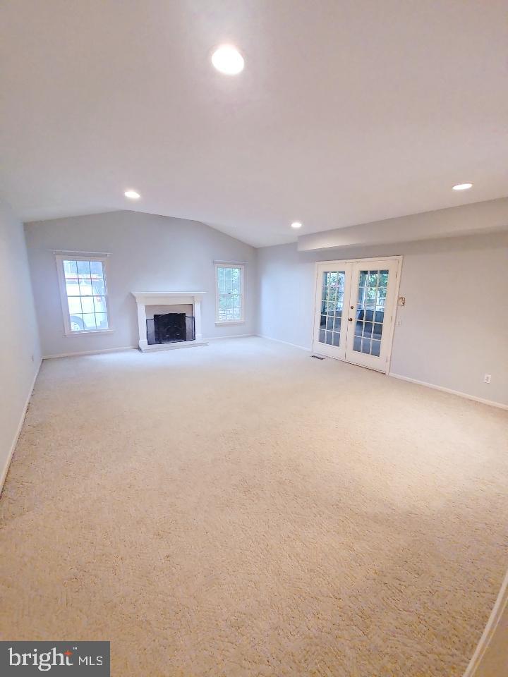 LEXTON WOODS - Residential