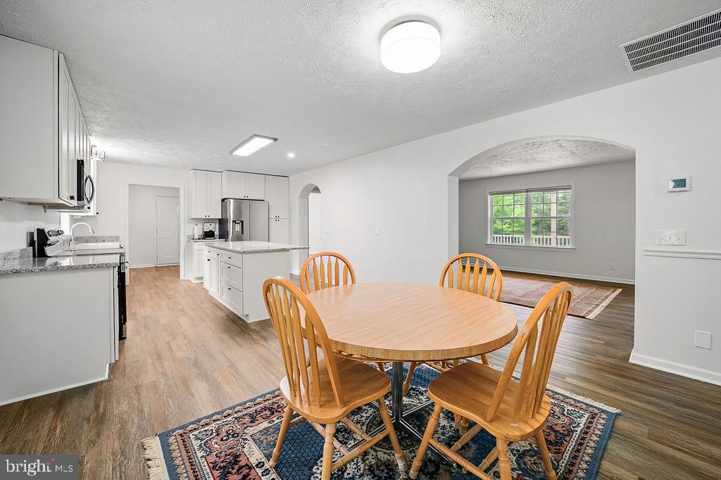 TALL PINES - Residential