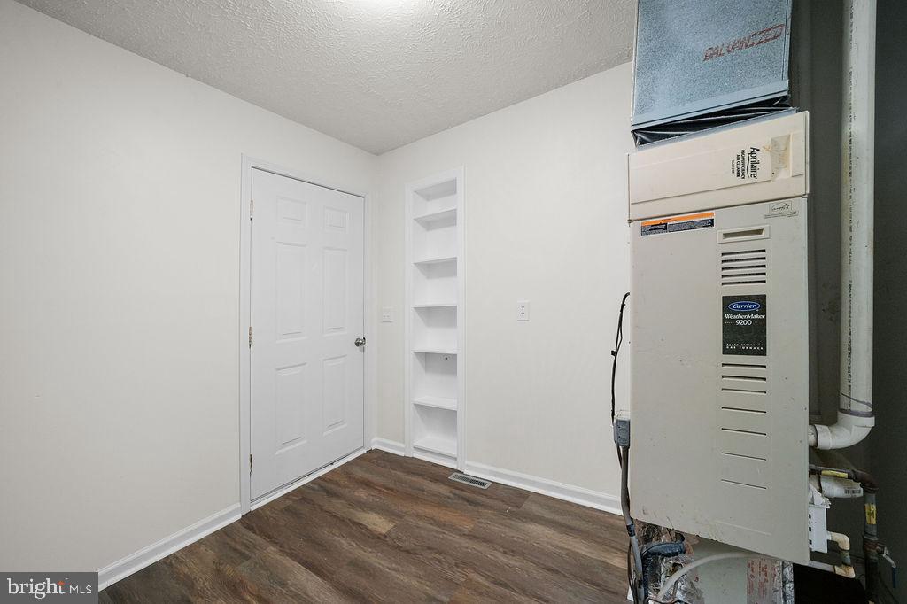 TALL PINES - Residential