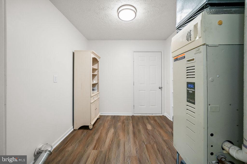 TALL PINES - Residential