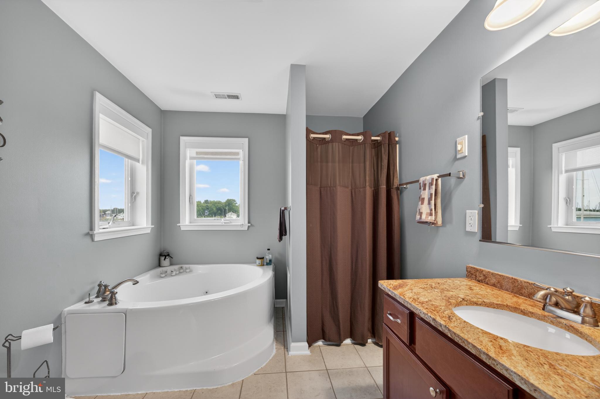 SELBY ON THE BAY - Residential