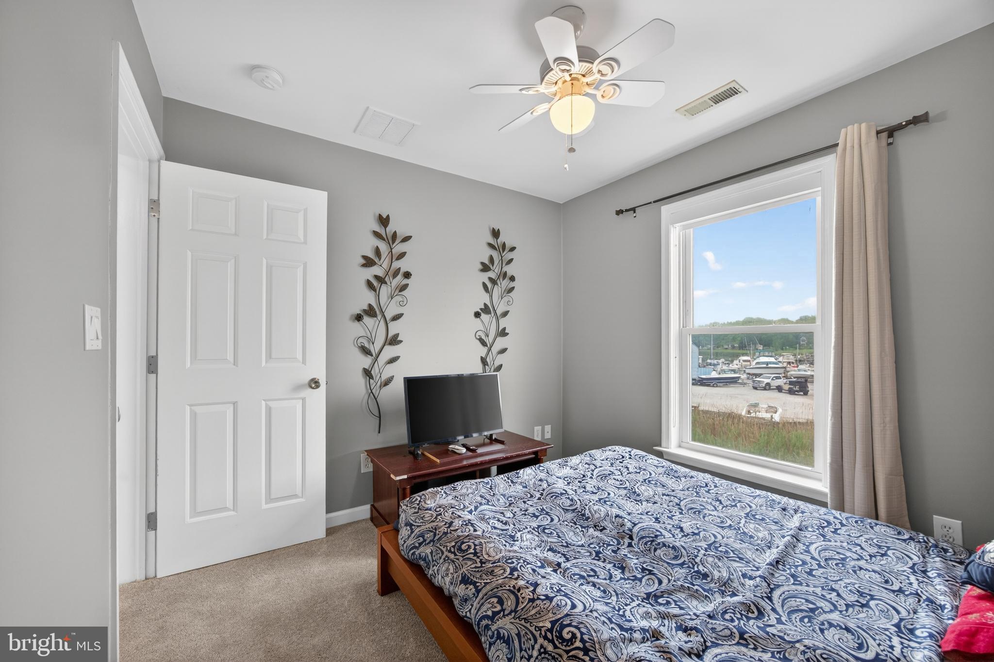 SELBY ON THE BAY - Residential