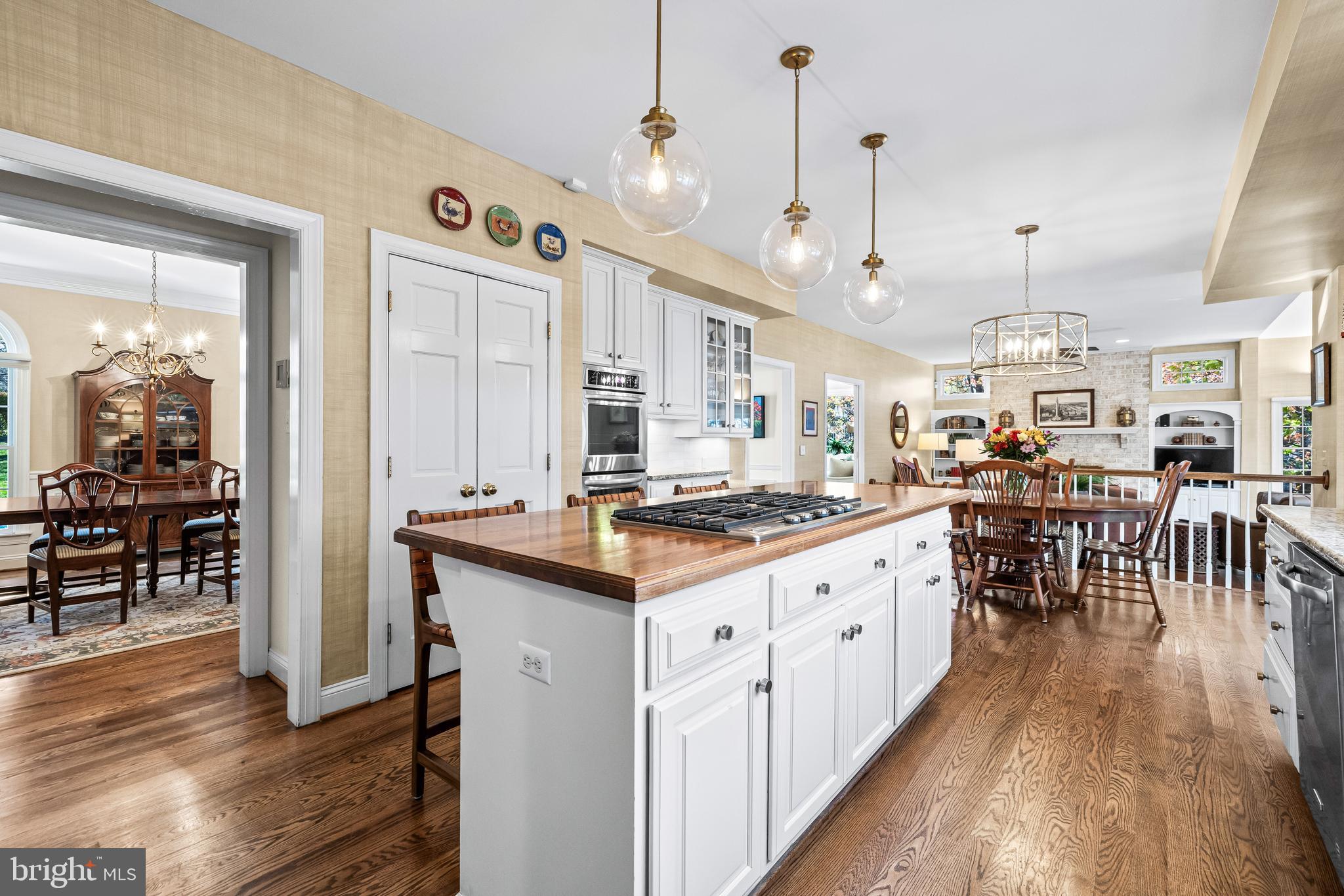 HILLSYDE HUNT - Residential
