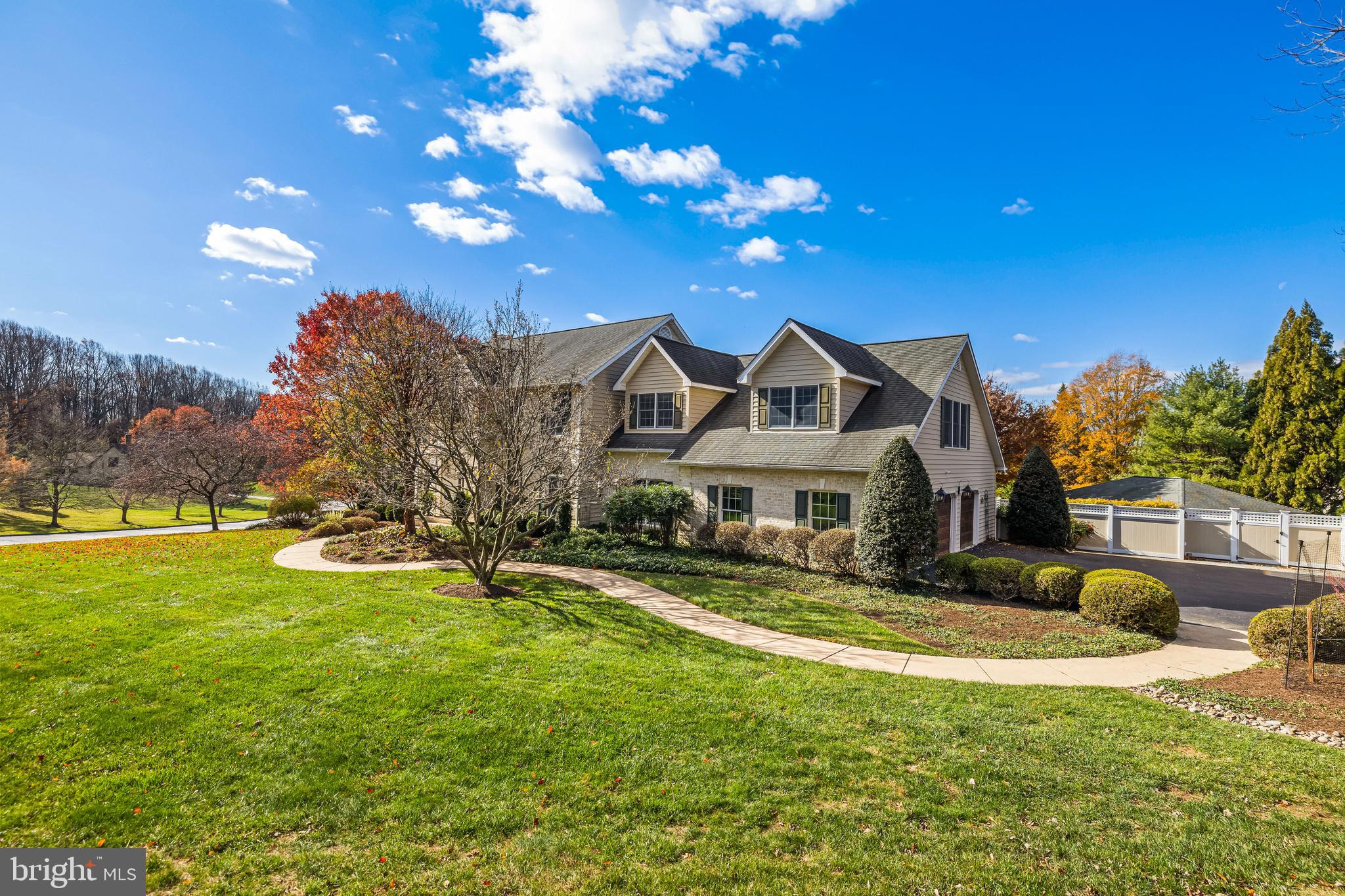 HILLSYDE HUNT - Residential