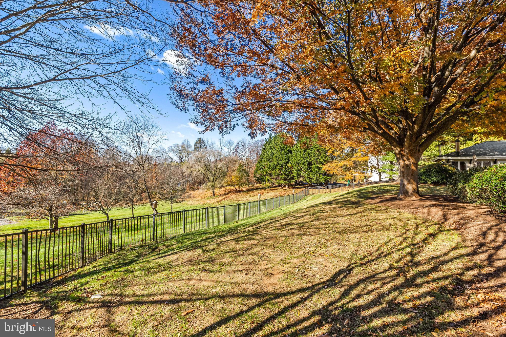 HILLSYDE HUNT - Residential