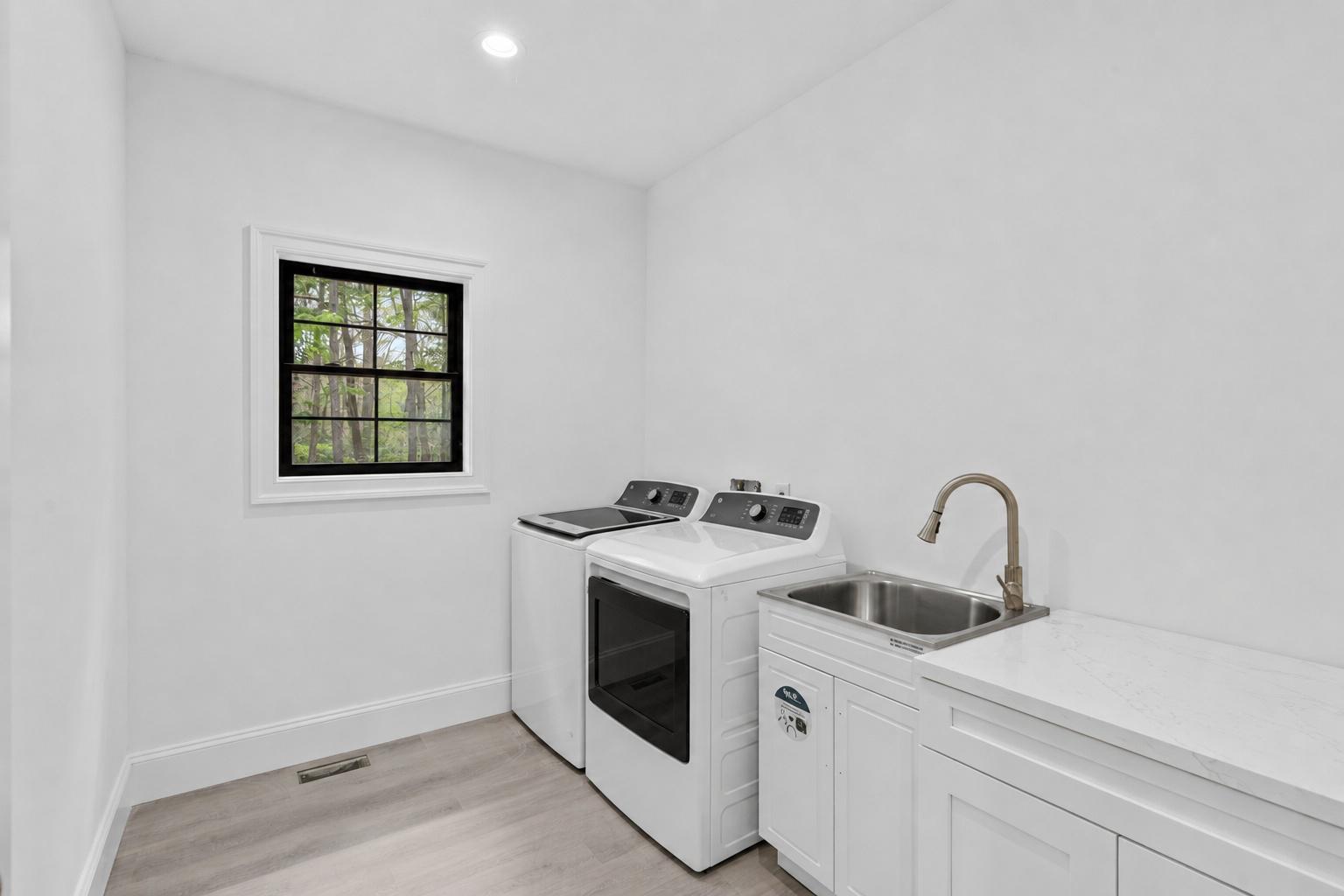 BAY OAKS - Residential