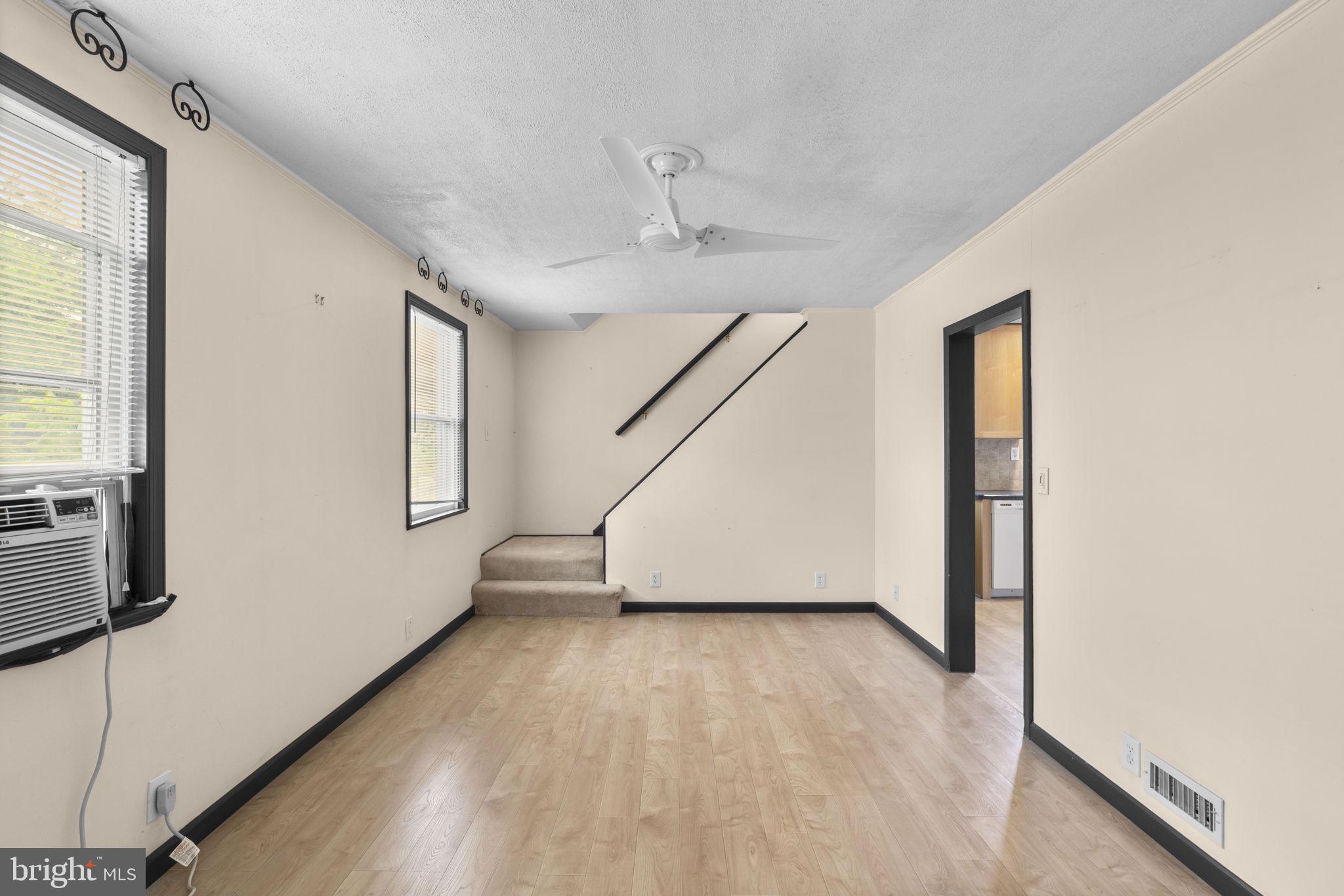 LYNDHURST POINT - Residential