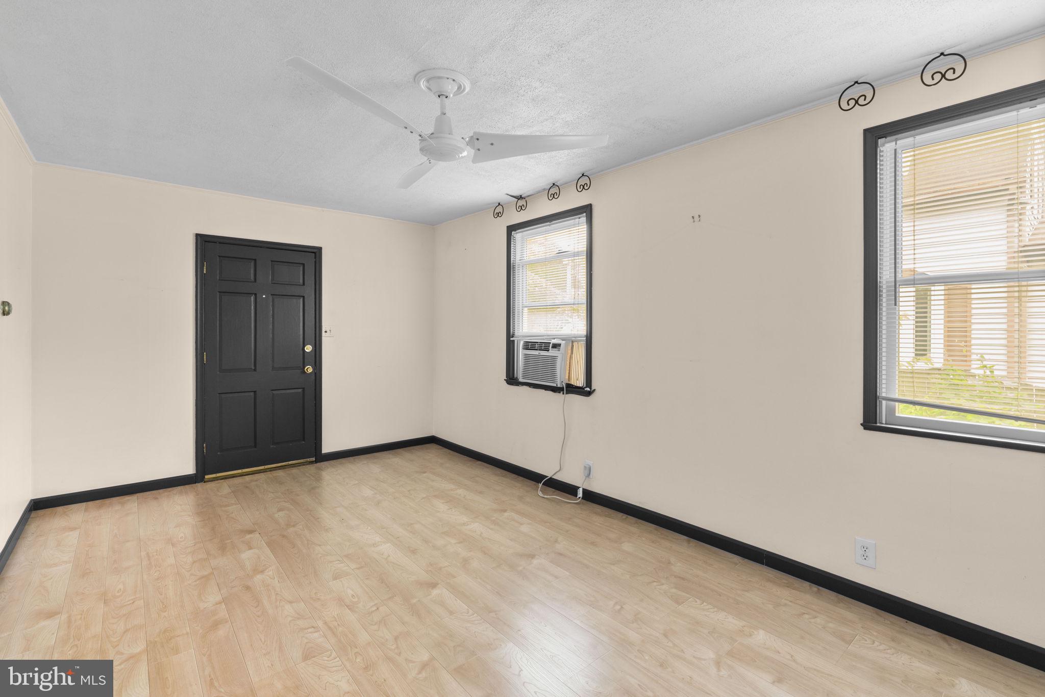 LYNDHURST POINT - Residential