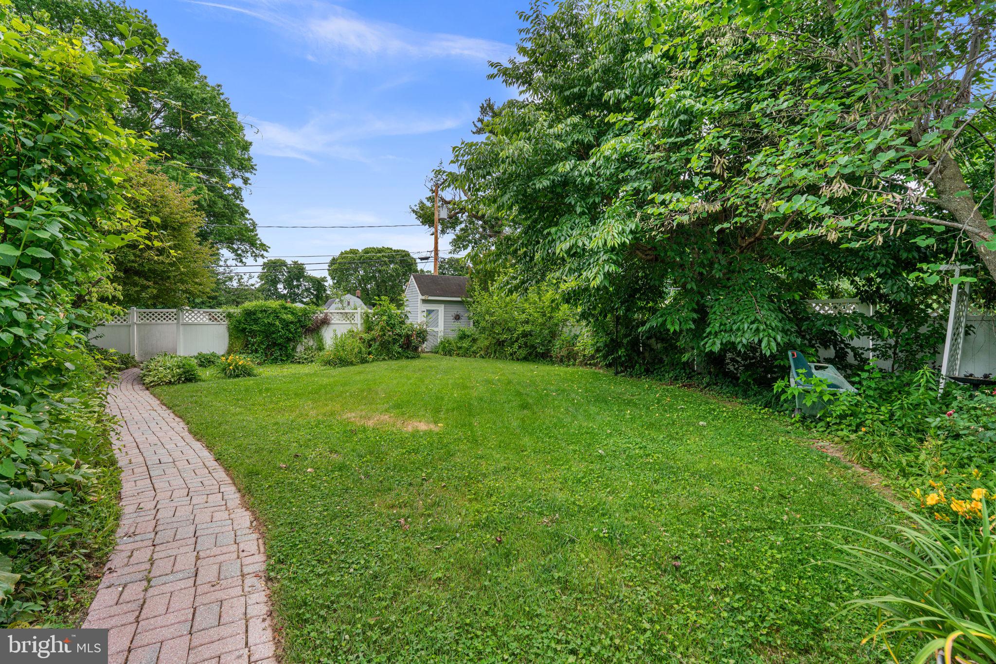 LYNDHURST POINT - Residential