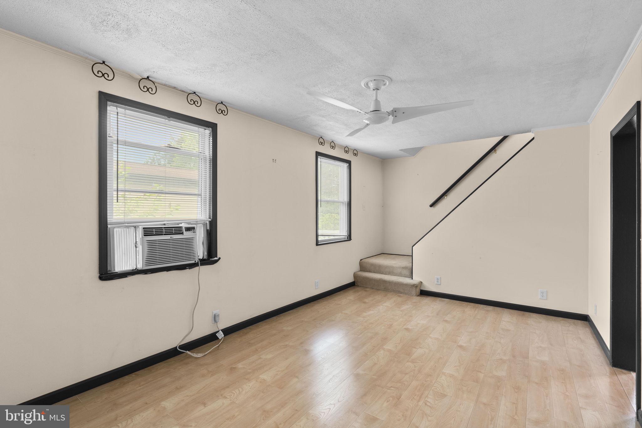 LYNDHURST POINT - Residential