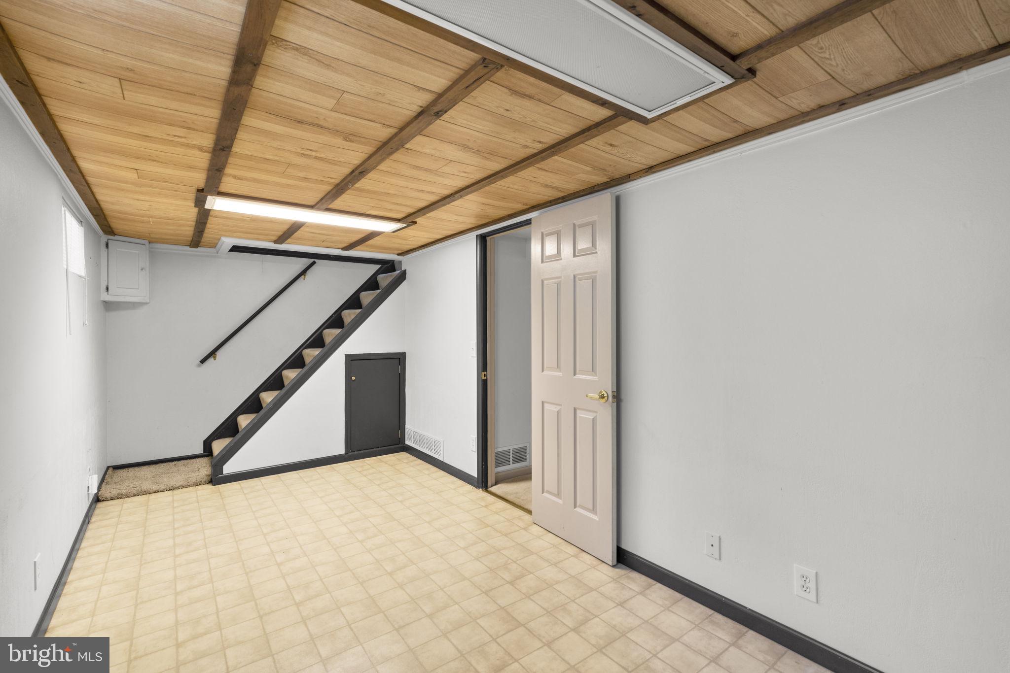 LYNDHURST POINT - Residential