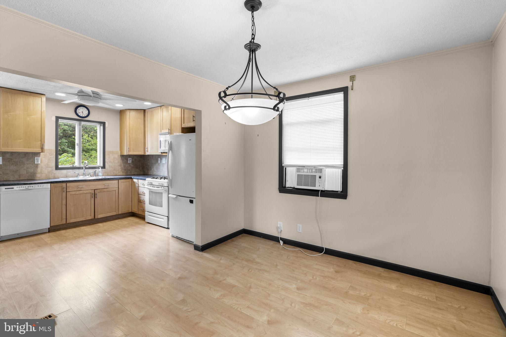 LYNDHURST POINT - Residential