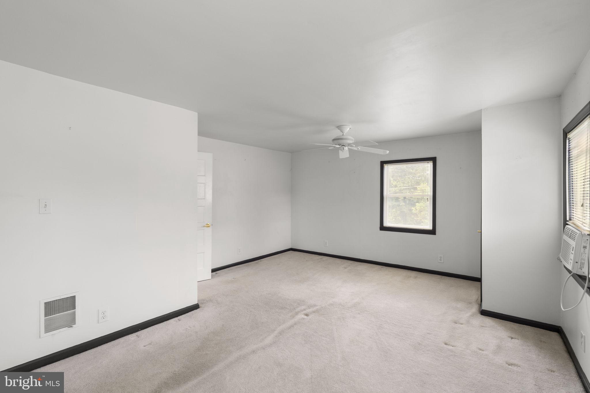 LYNDHURST POINT - Residential