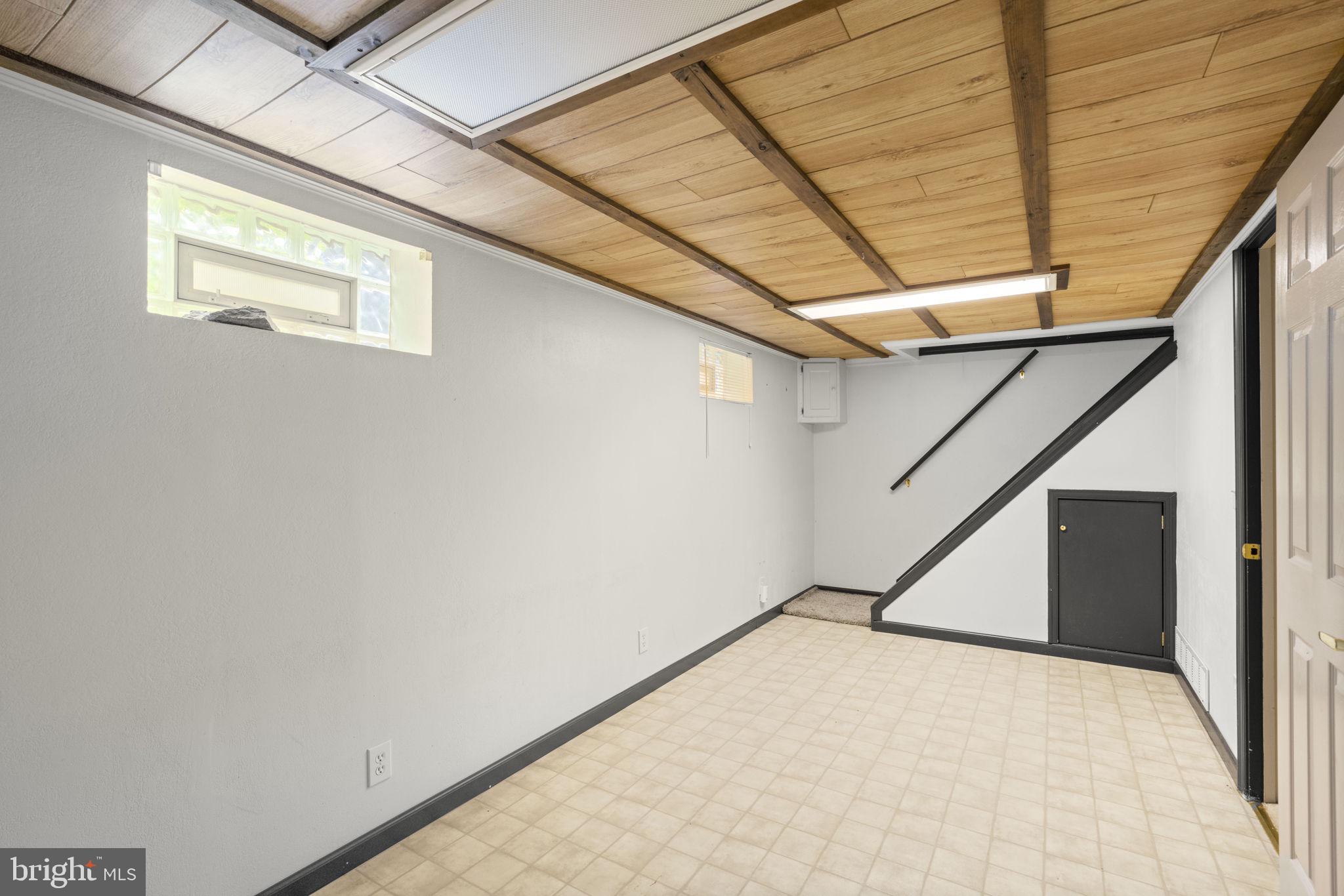 LYNDHURST POINT - Residential