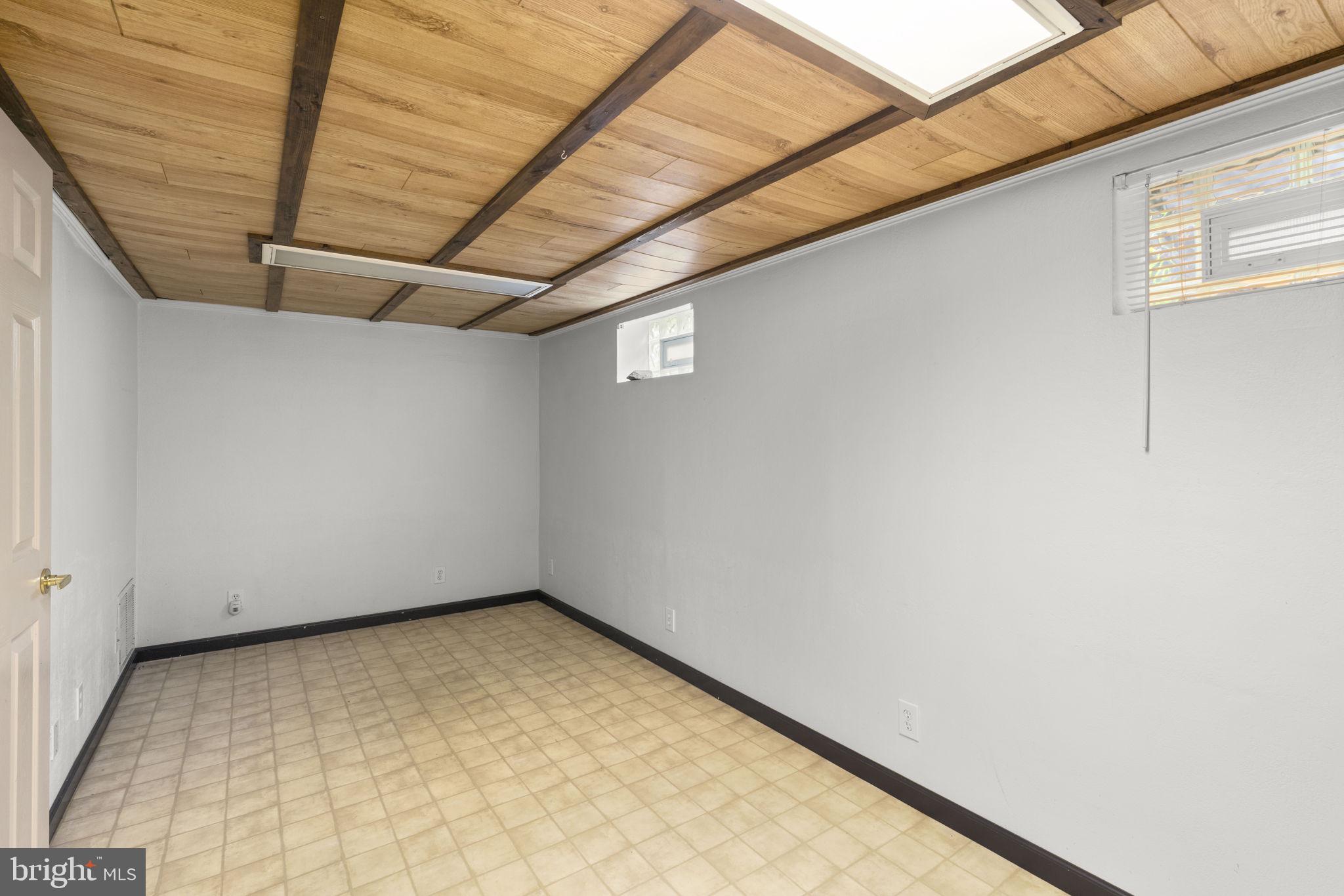 LYNDHURST POINT - Residential