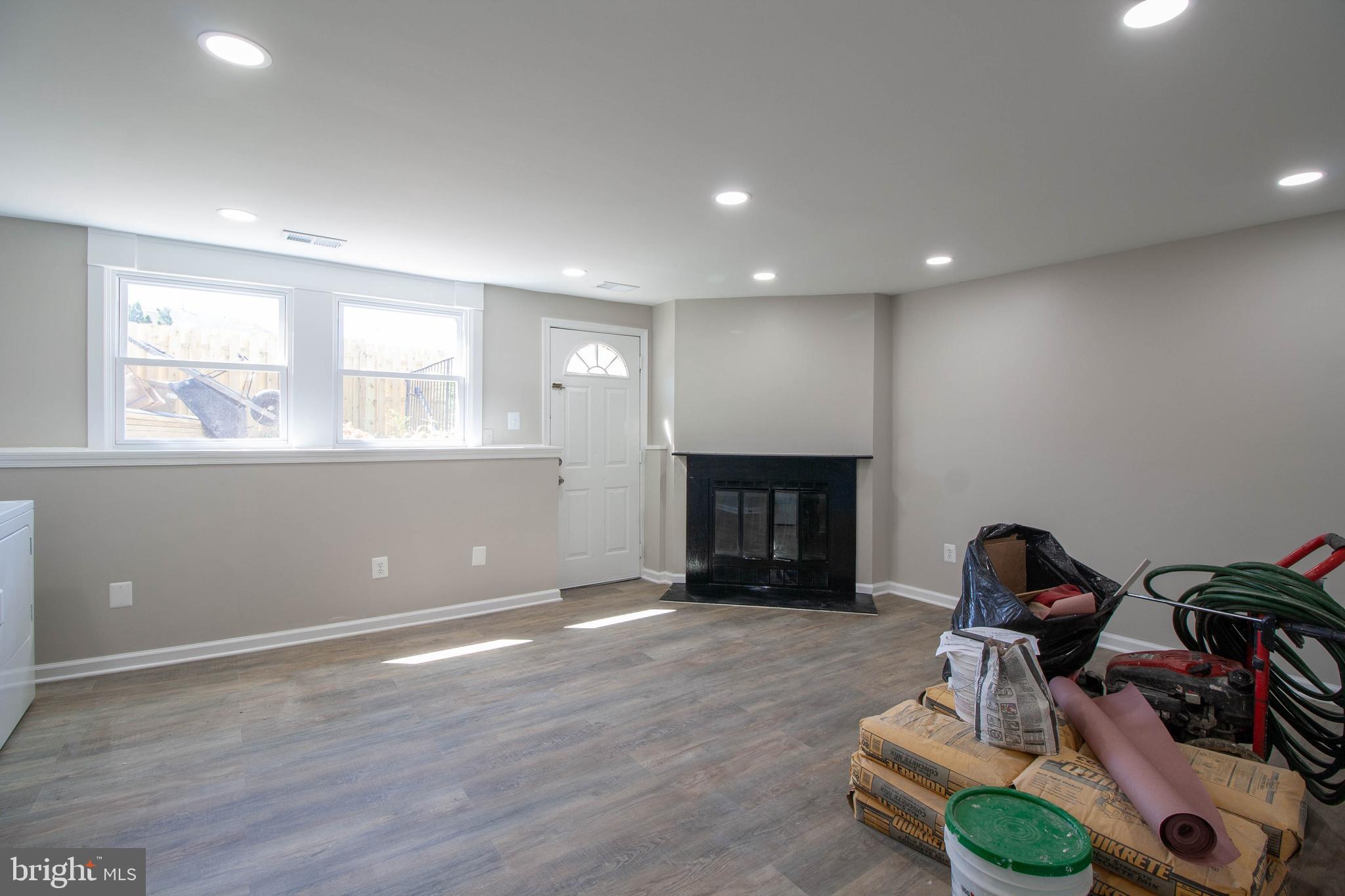 POHICK VILLAGE - Residential Lease