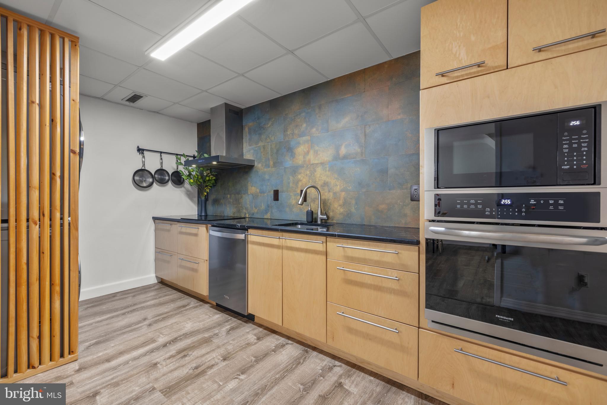 THOMAS CHOICE - Residential