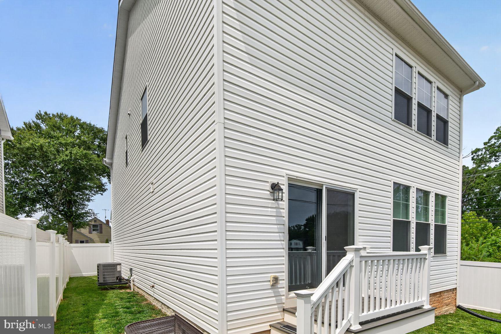 WOODSIDE GLEN - Residential