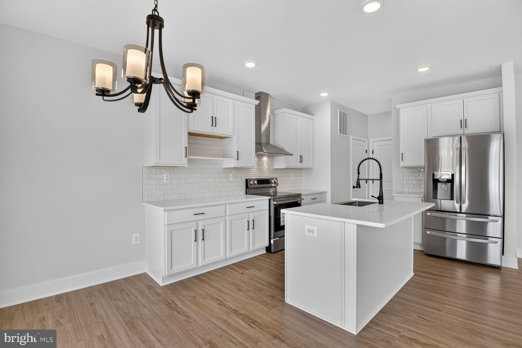 WOODSIDE GLEN - Residential