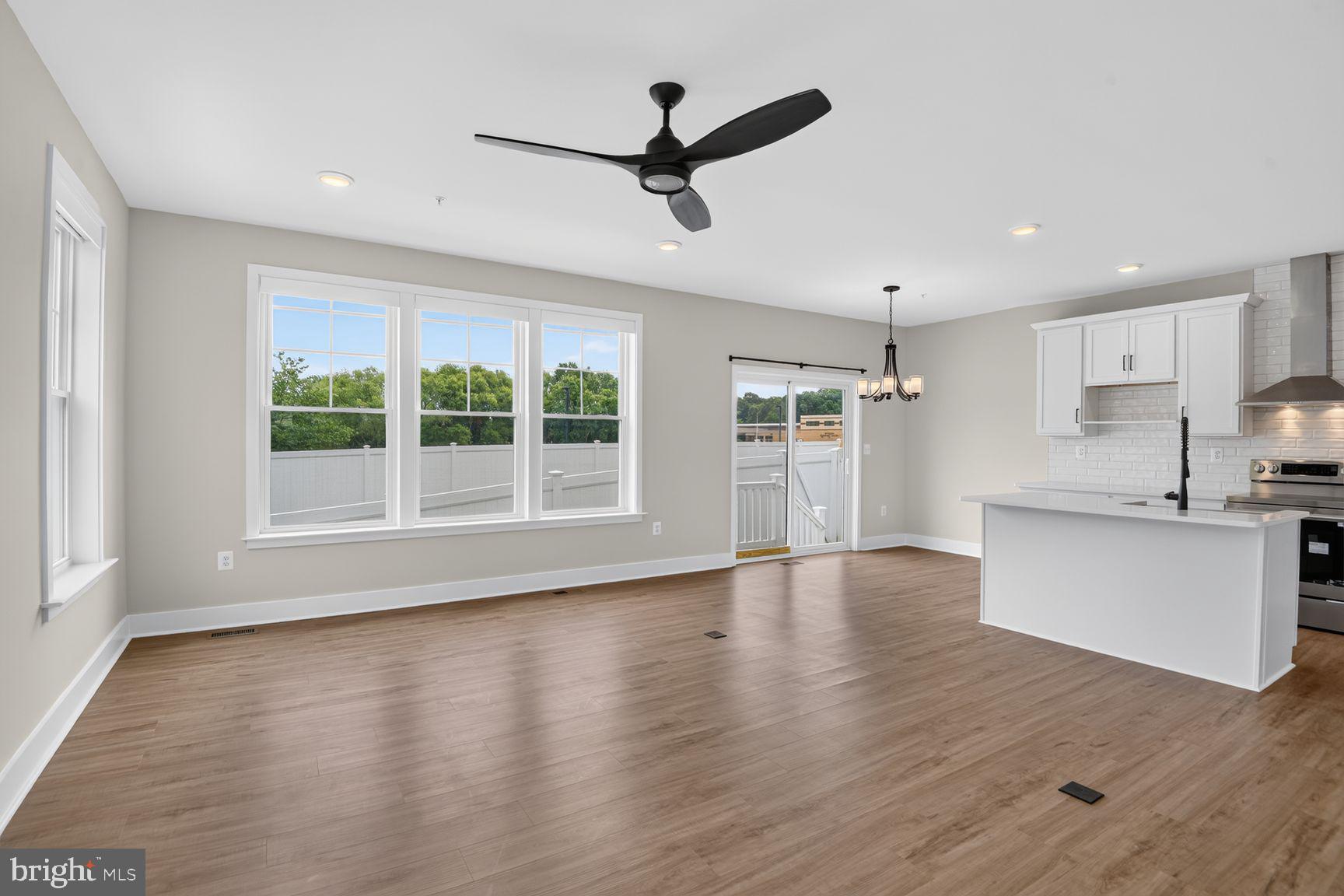 WOODSIDE GLEN - Residential