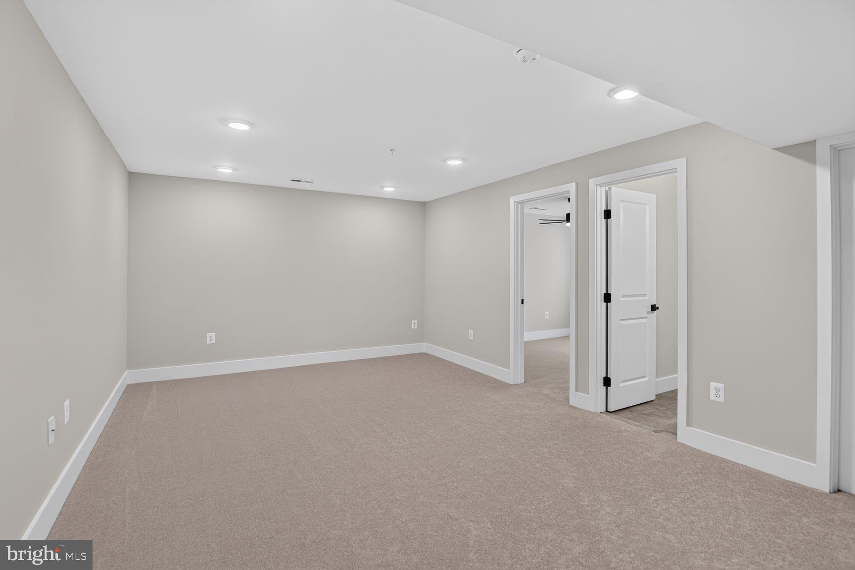 WOODSIDE GLEN - Residential