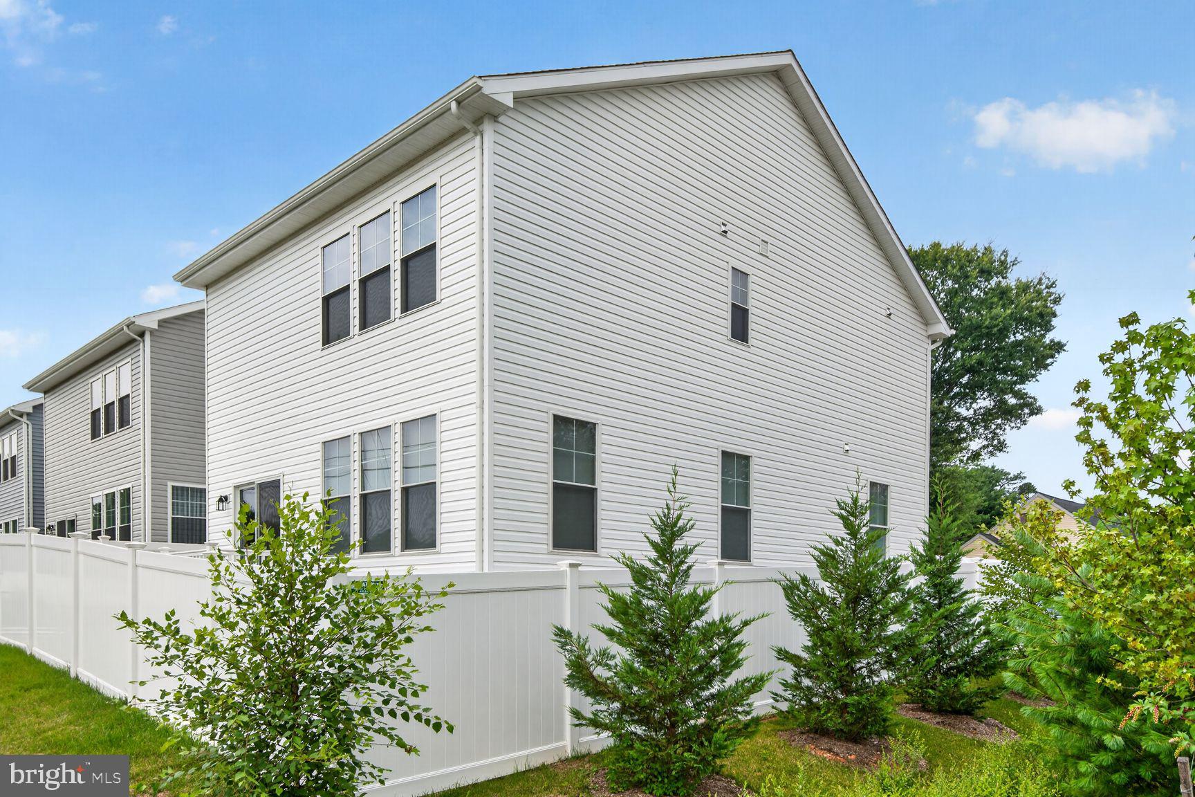 WOODSIDE GLEN - Residential
