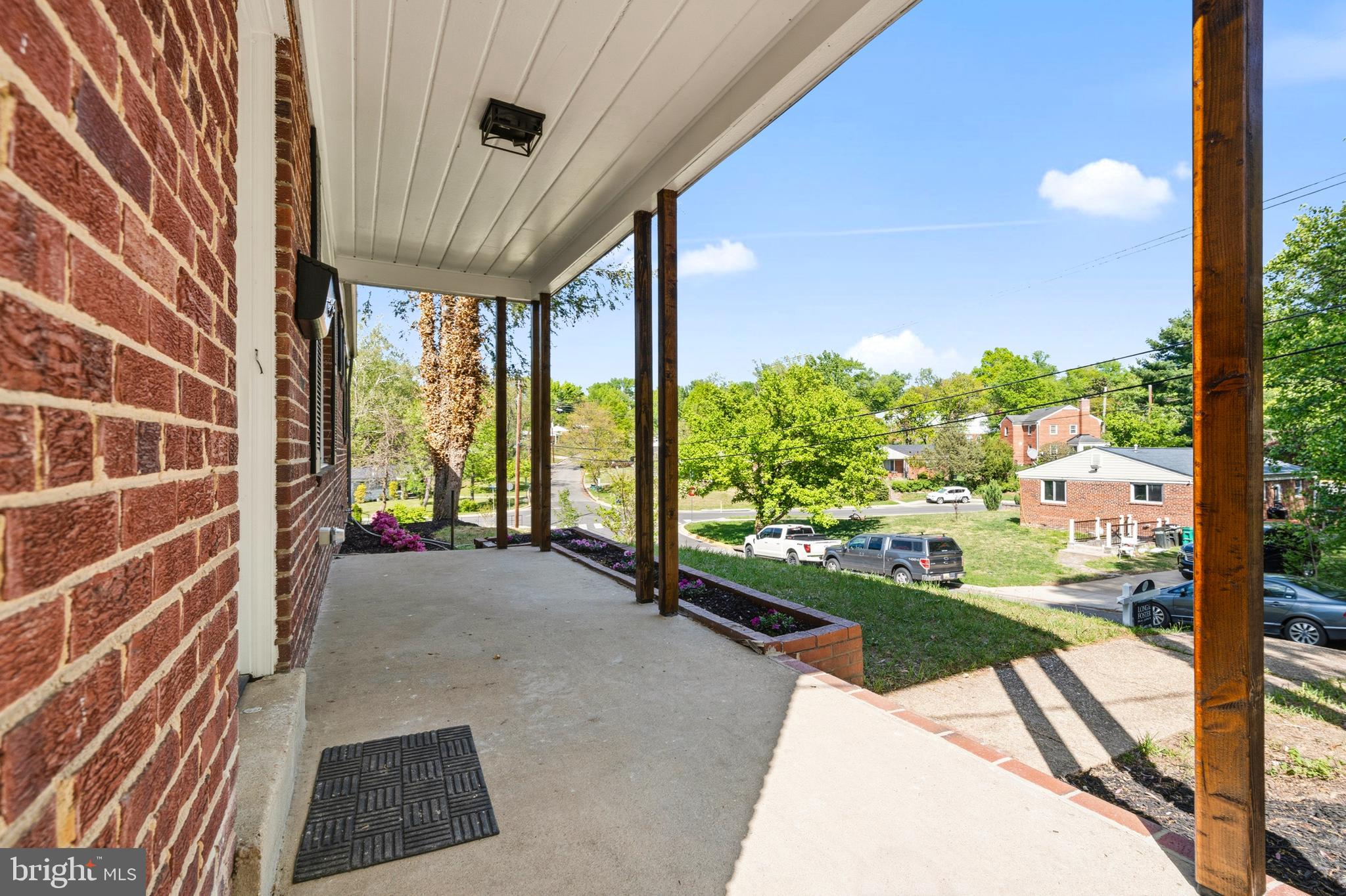 UNIVERSITY HILLS - Residential