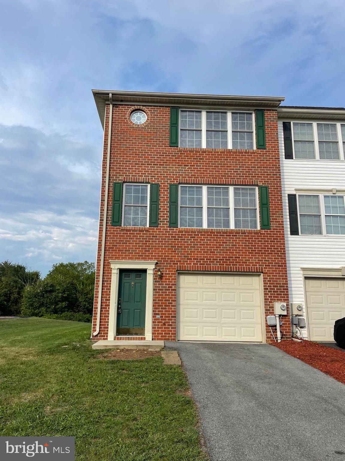 HAMMONDS MILL - Residential Lease