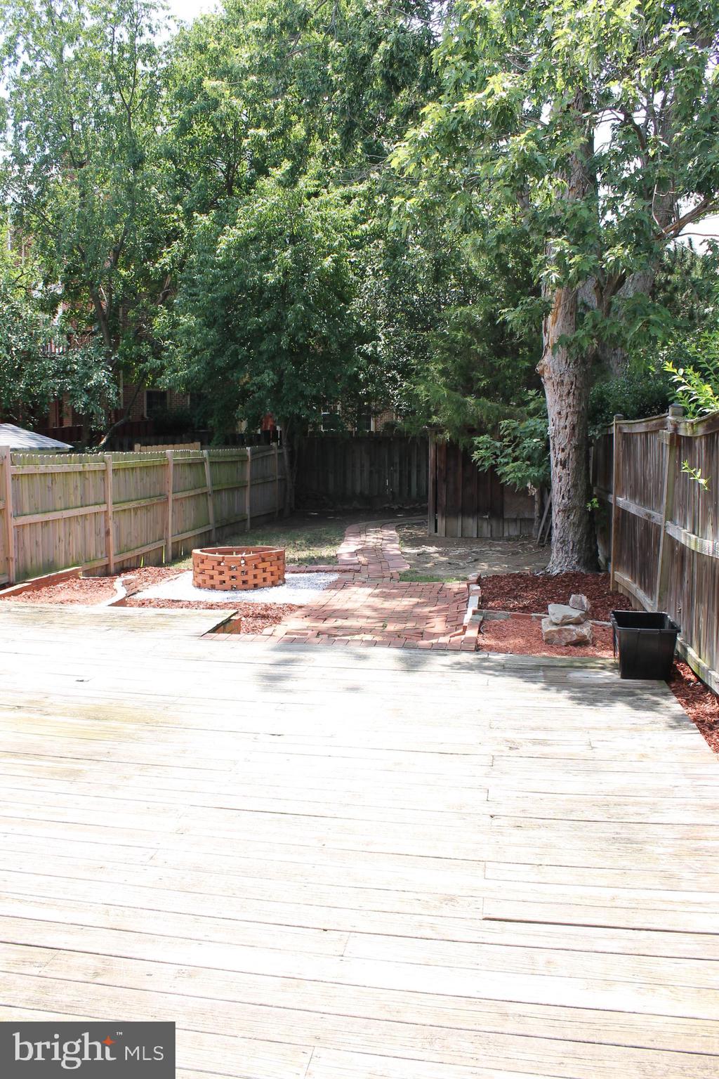 GEORGETOWN WOODS - Residential Lease