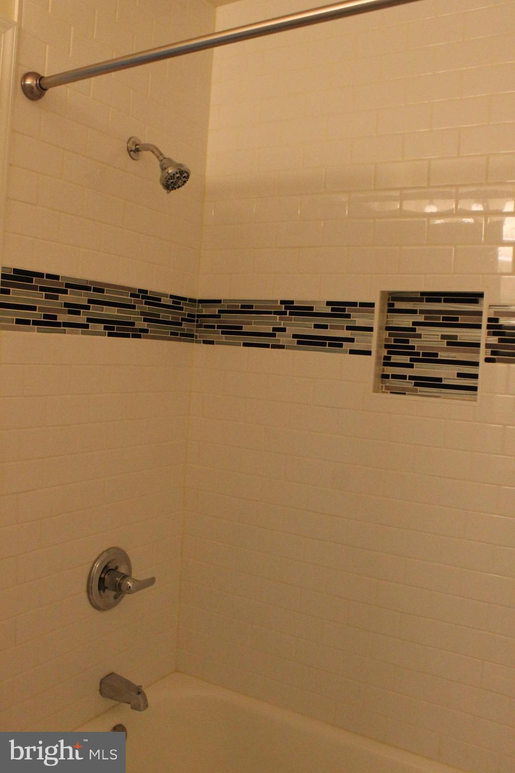 GEORGETOWN WOODS - Residential Lease