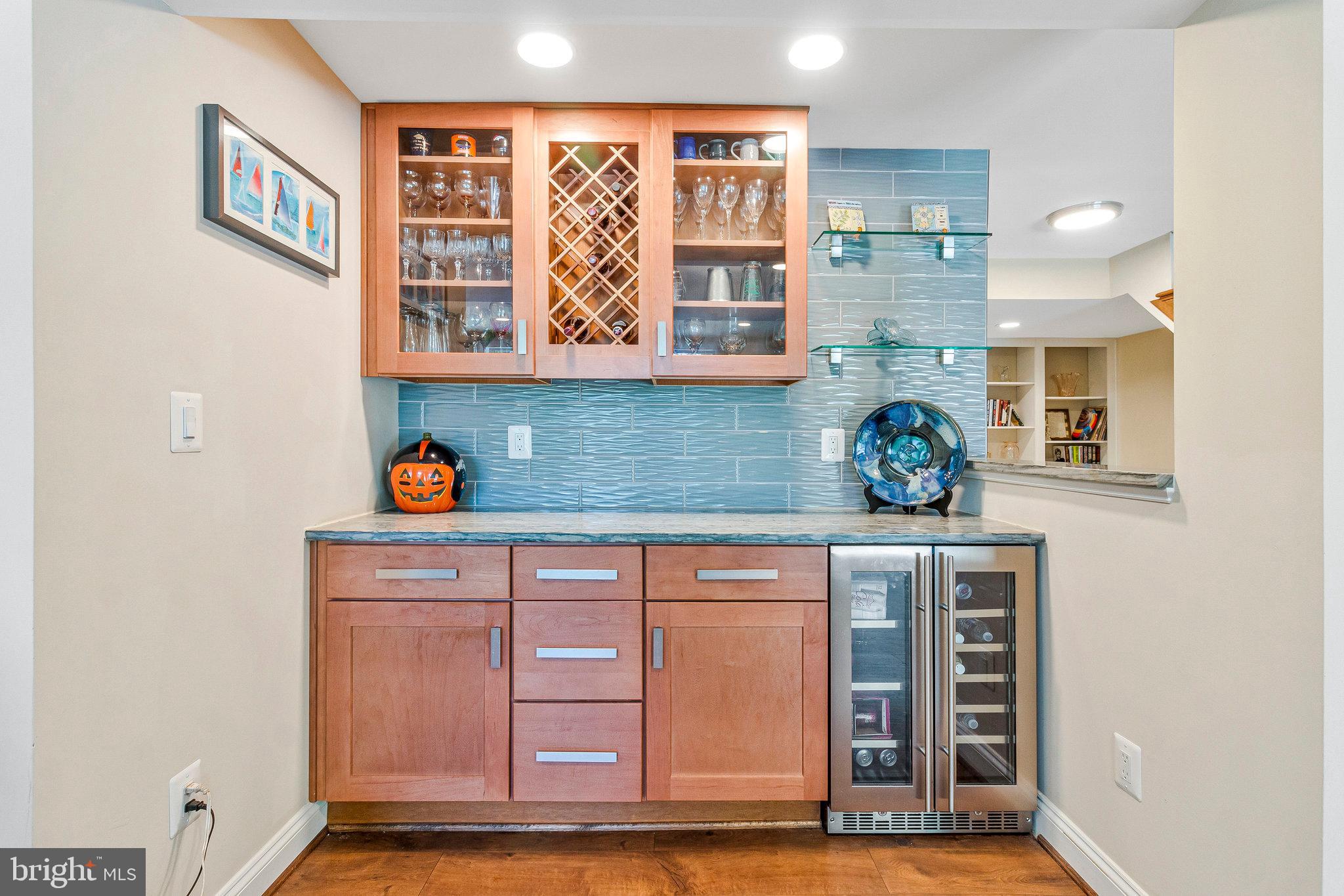 LAKE BARCROFT - Residential