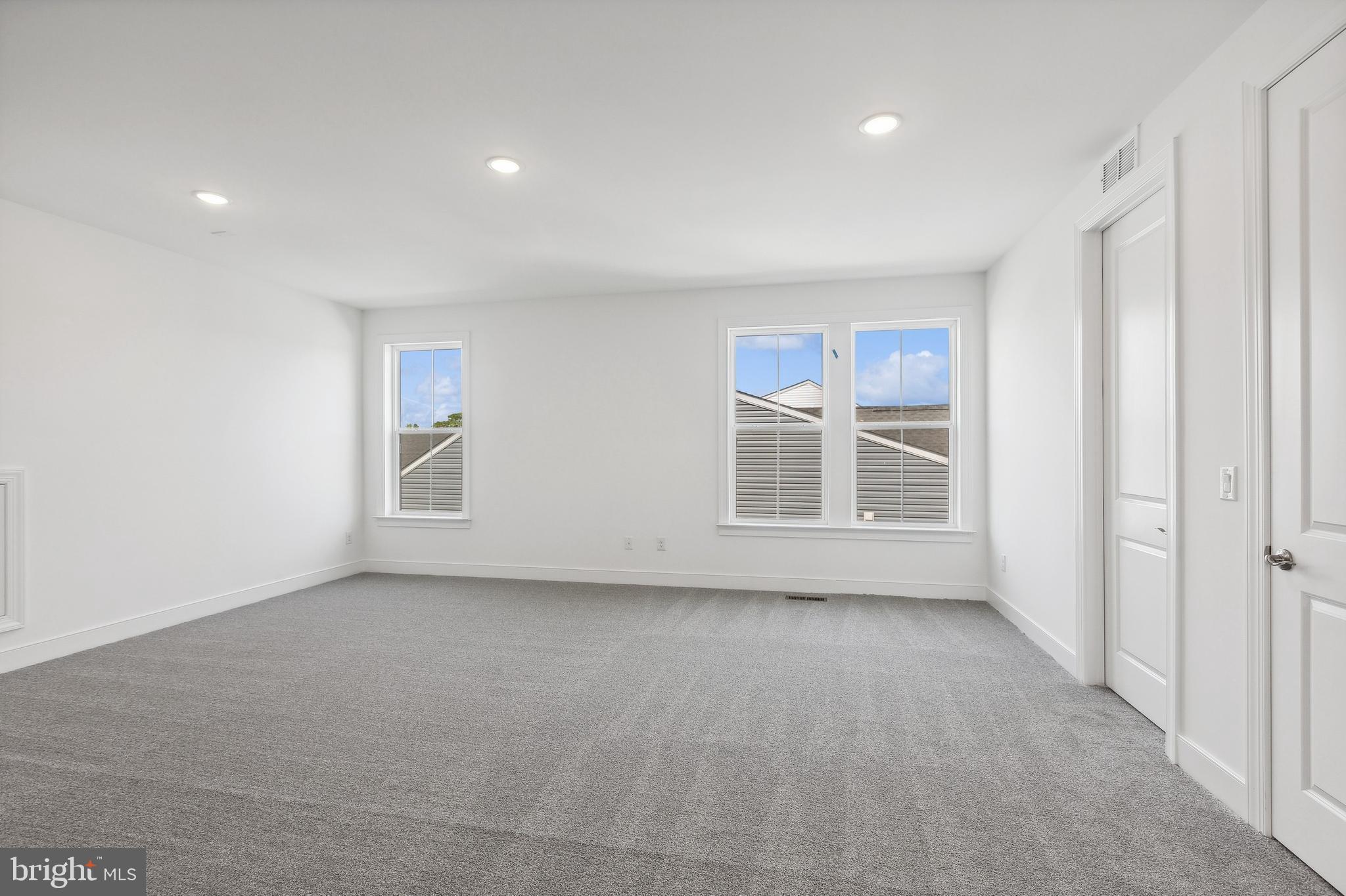 FOUR SEASONS AT KENT ISLAND - Residential