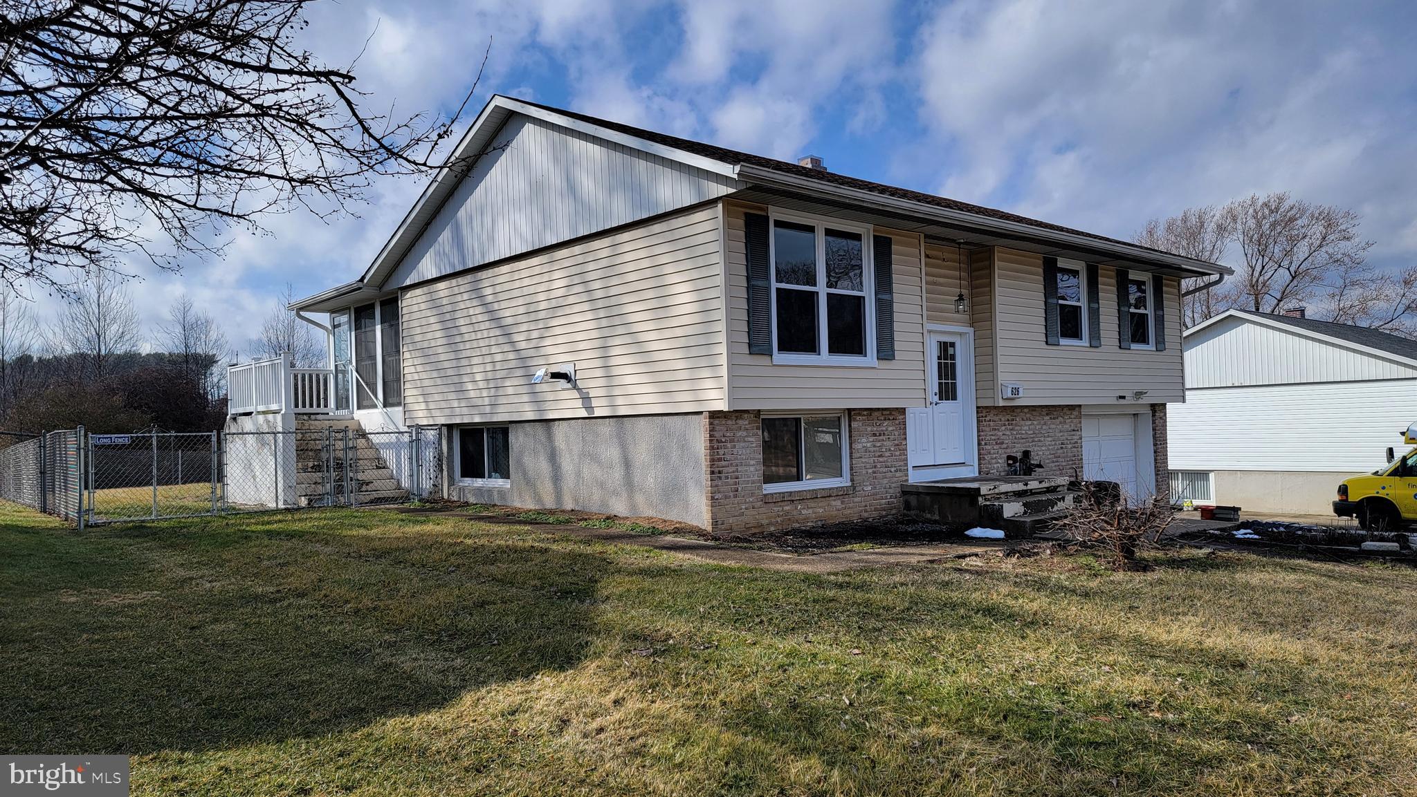 SELLER FINISHING UP TOUCHES .  FRESHLY PAINTED,  NEW KITCHEN, NEW FURANCE, NEW PLUMBING, NEW SUMP , NEW LAUNDRY TUB AND PLUMBING.  BEAUTIFUL SUNROOM WITH CEILING FAN, ONE CAR ATTACHED GARAGE, HARDWOOD FLOORS AND FINISHED FAMILY ROOM IN LL, FENCED YARD.  ALL OF THIS CAN BE YOURS.   NO HOA.   EASY ACCESS TO SHOPPING AND ALL MAJOR ROADS  AND I-95  WEATHER TO COLD FOR SELLER TO REPAINT OUTSIDE STEPS,   SNOOZE AND YOU LOSE.