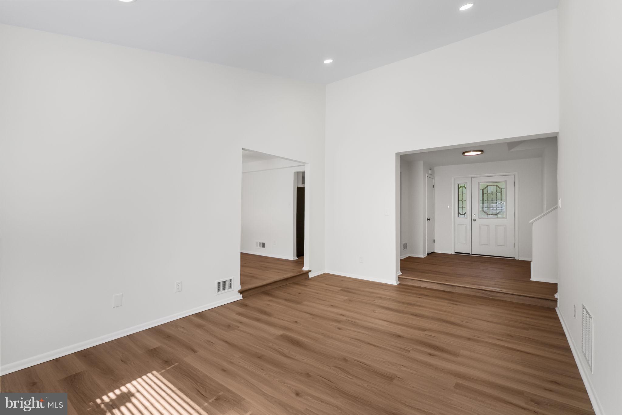 CHURCHILL TOWN SECTOR - Residential