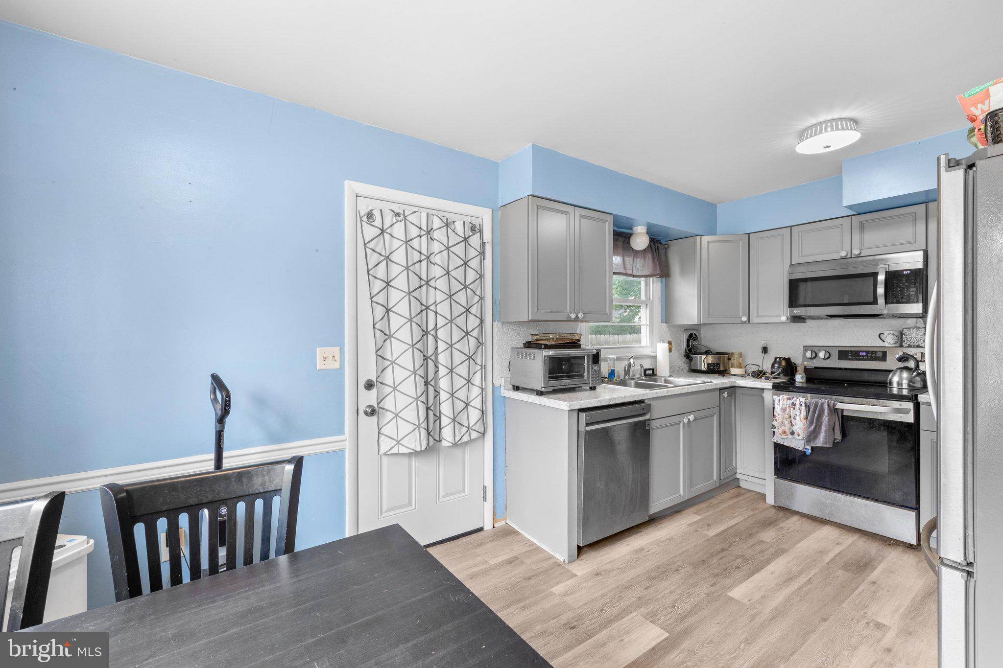 LINCOLN VILLAGE - Residential