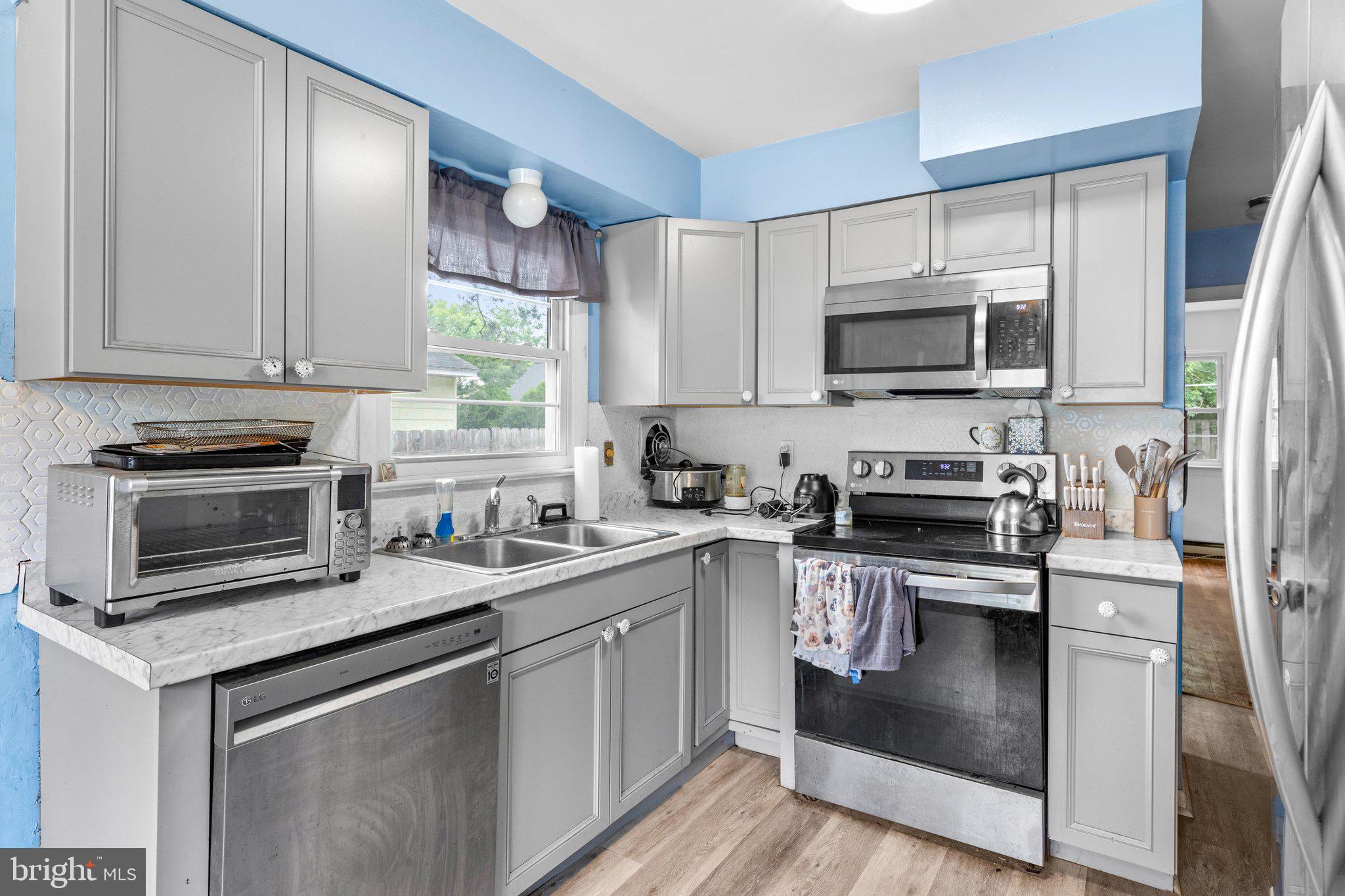 LINCOLN VILLAGE - Residential